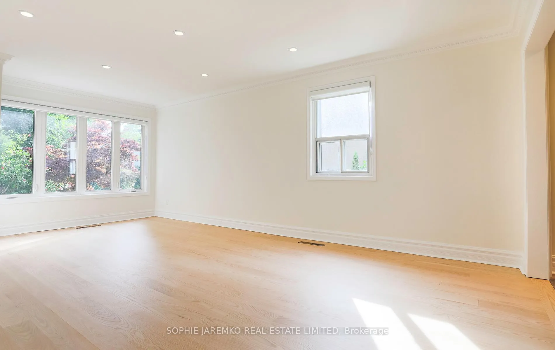 Photo 9 of 33 Sun Valley Drive, Toronto, Lambton Baby Point — HOMEH
