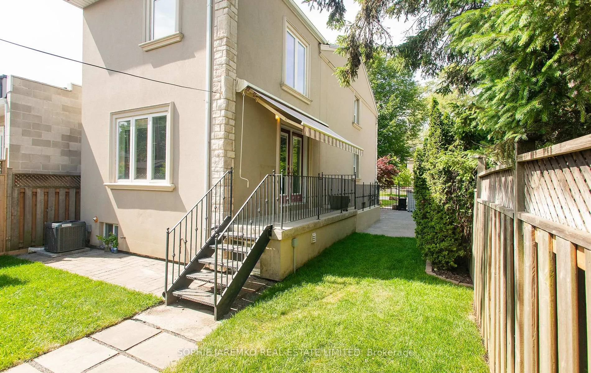 Photo 19 of 33 Sun Valley Drive, Toronto, Lambton Baby Point — HOMEH