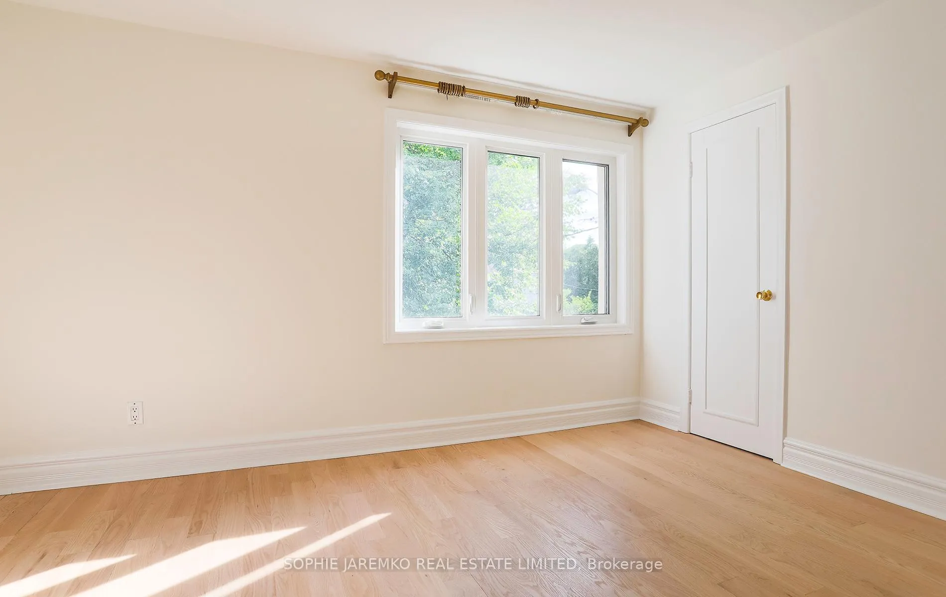 Photo 22 of 33 Sun Valley Drive, Toronto, Lambton Baby Point — HOMEH