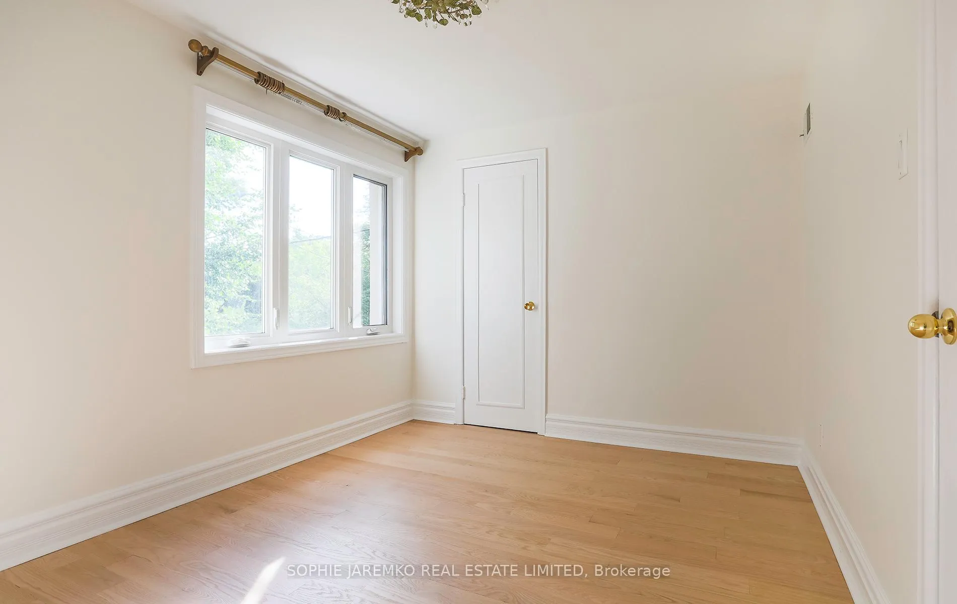 Photo 23 of 33 Sun Valley Drive, Toronto, Lambton Baby Point — HOMEH