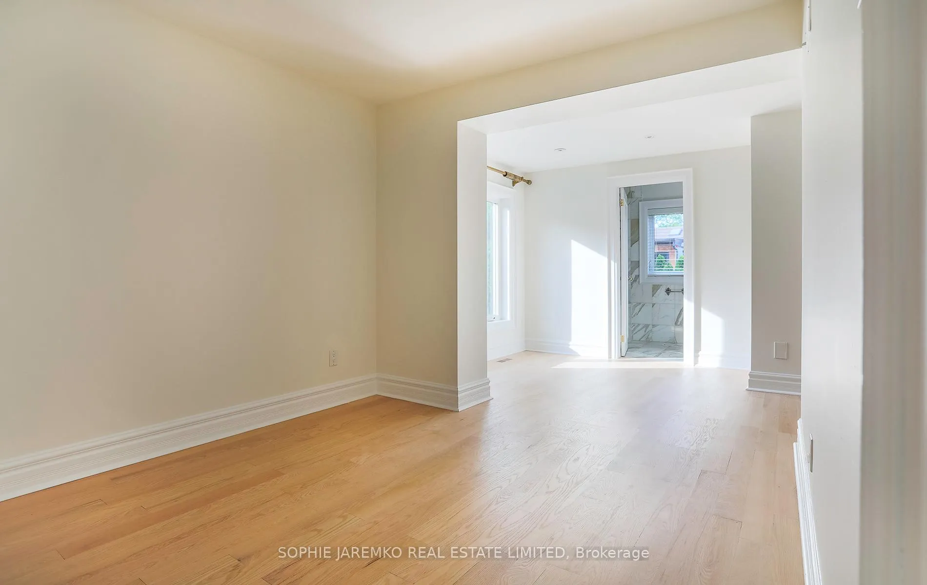 Photo 24 of 33 Sun Valley Drive, Toronto, Lambton Baby Point — HOMEH