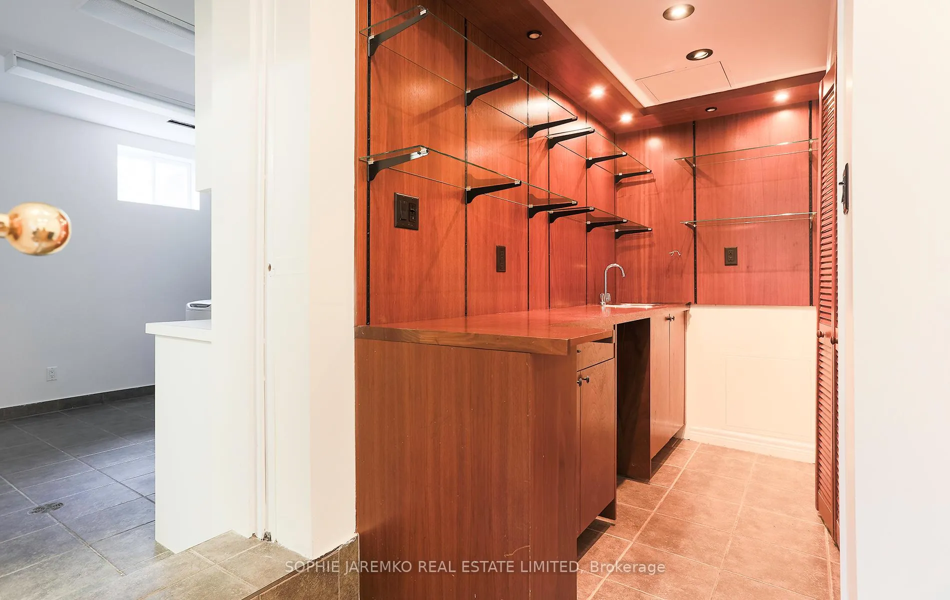 Photo 31 of 33 Sun Valley Drive, Toronto, Lambton Baby Point — HOMEH