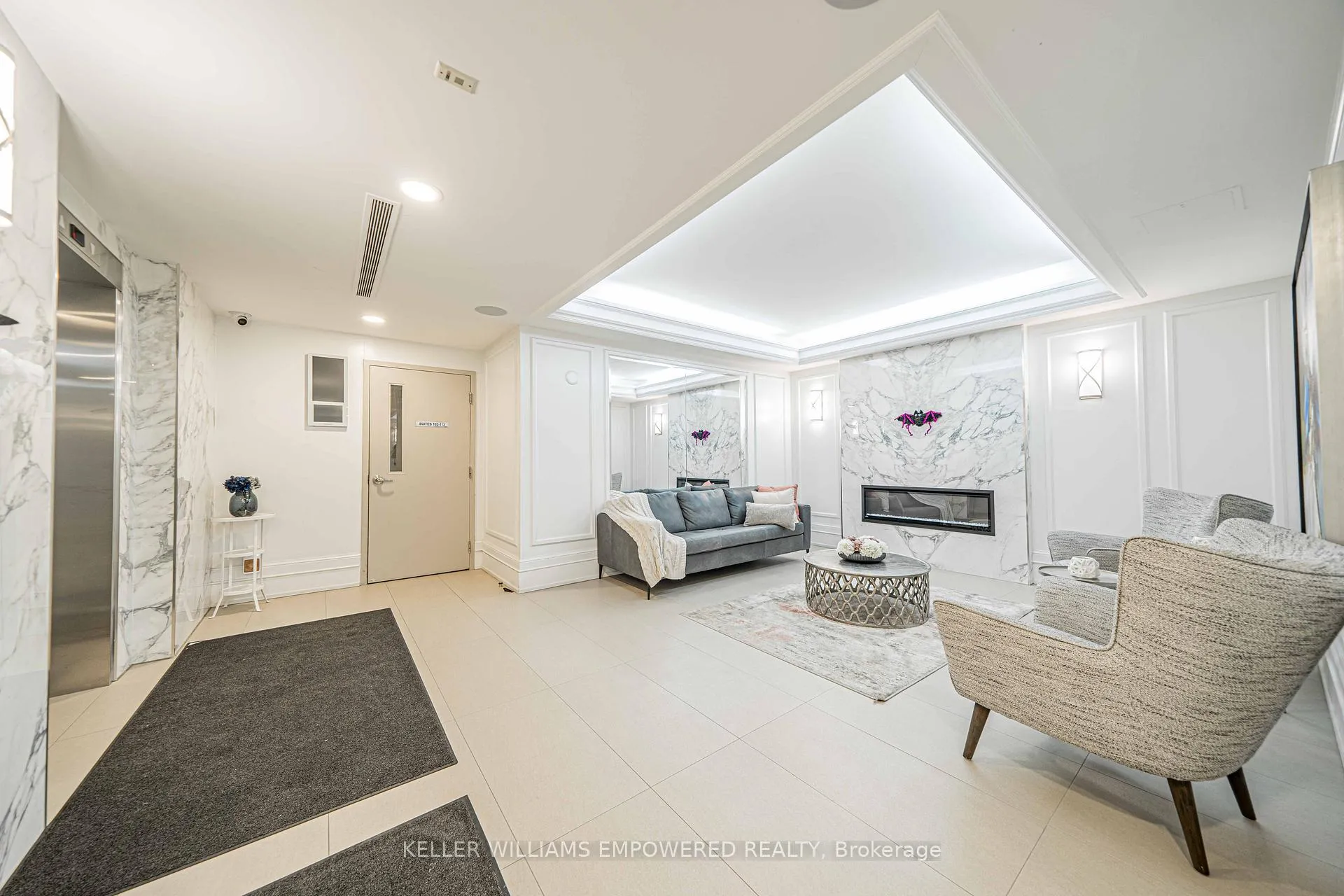 Photo 7 of Unit 806, 309 Major Mackenzie Drive E, Richmond Hill, Harding — HOMEH