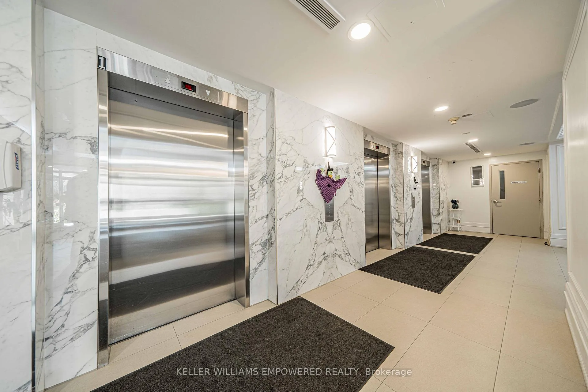 Photo 9 of Unit 806, 309 Major Mackenzie Drive E, Richmond Hill, Harding — HOMEH