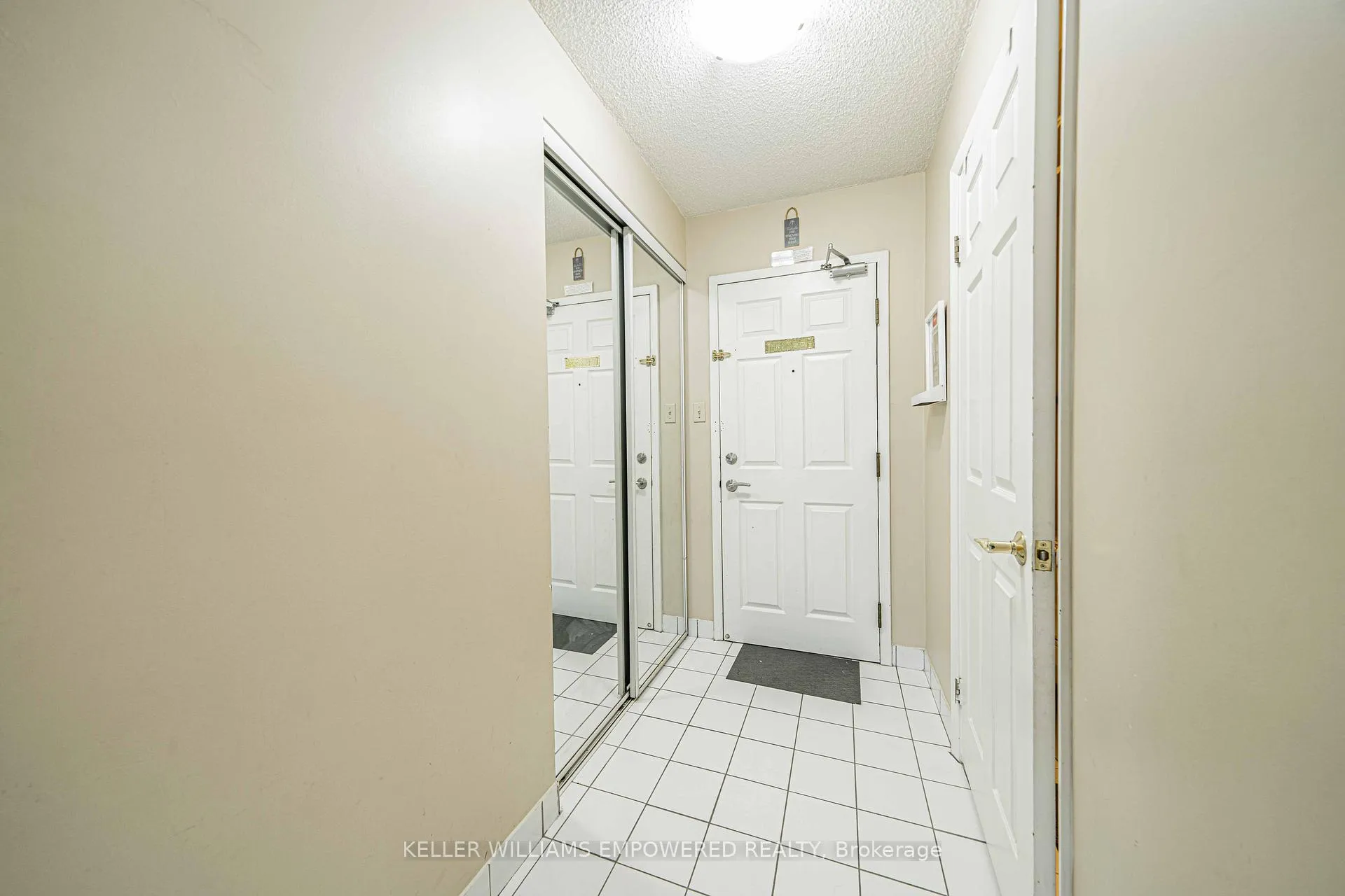 Photo 11 of Unit 806, 309 Major Mackenzie Drive E, Richmond Hill, Harding — HOMEH