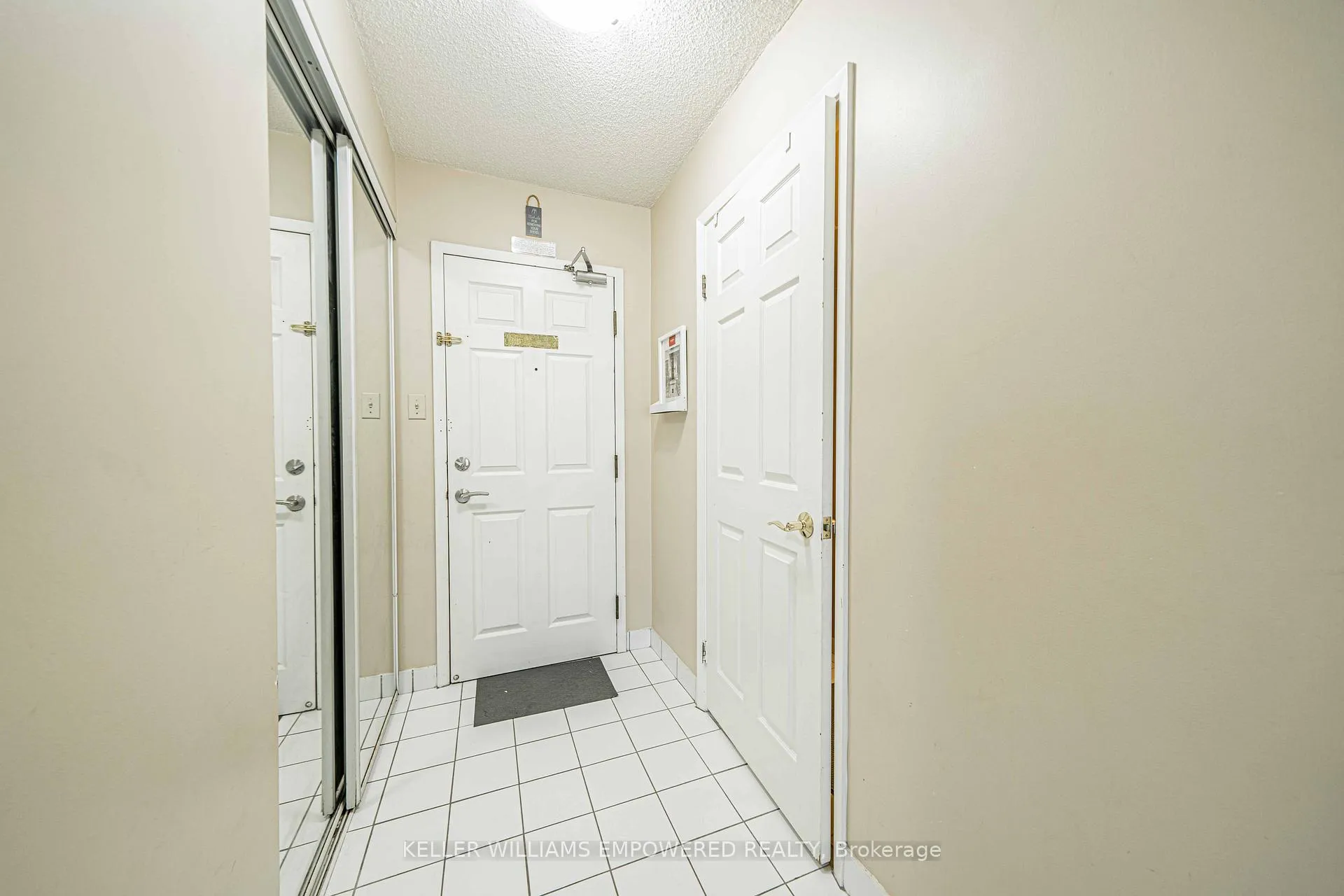 Photo 12 of Unit 806, 309 Major Mackenzie Drive E, Richmond Hill, Harding — HOMEH