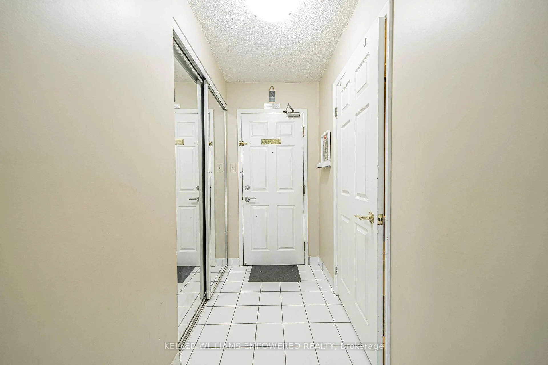 Photo 13 of Unit 806, 309 Major Mackenzie Drive E, Richmond Hill, Harding — HOMEH