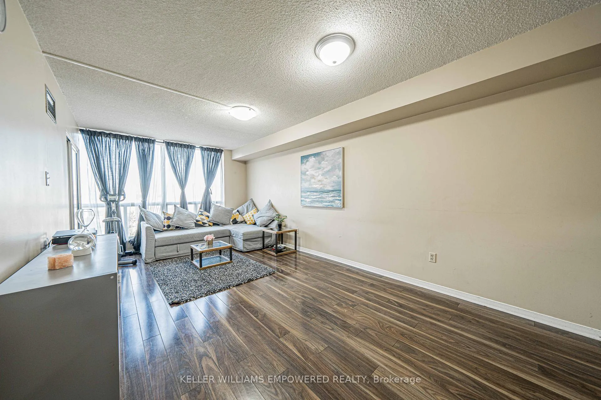 Photo 15 of Unit 806, 309 Major Mackenzie Drive E, Richmond Hill, Harding — HOMEH