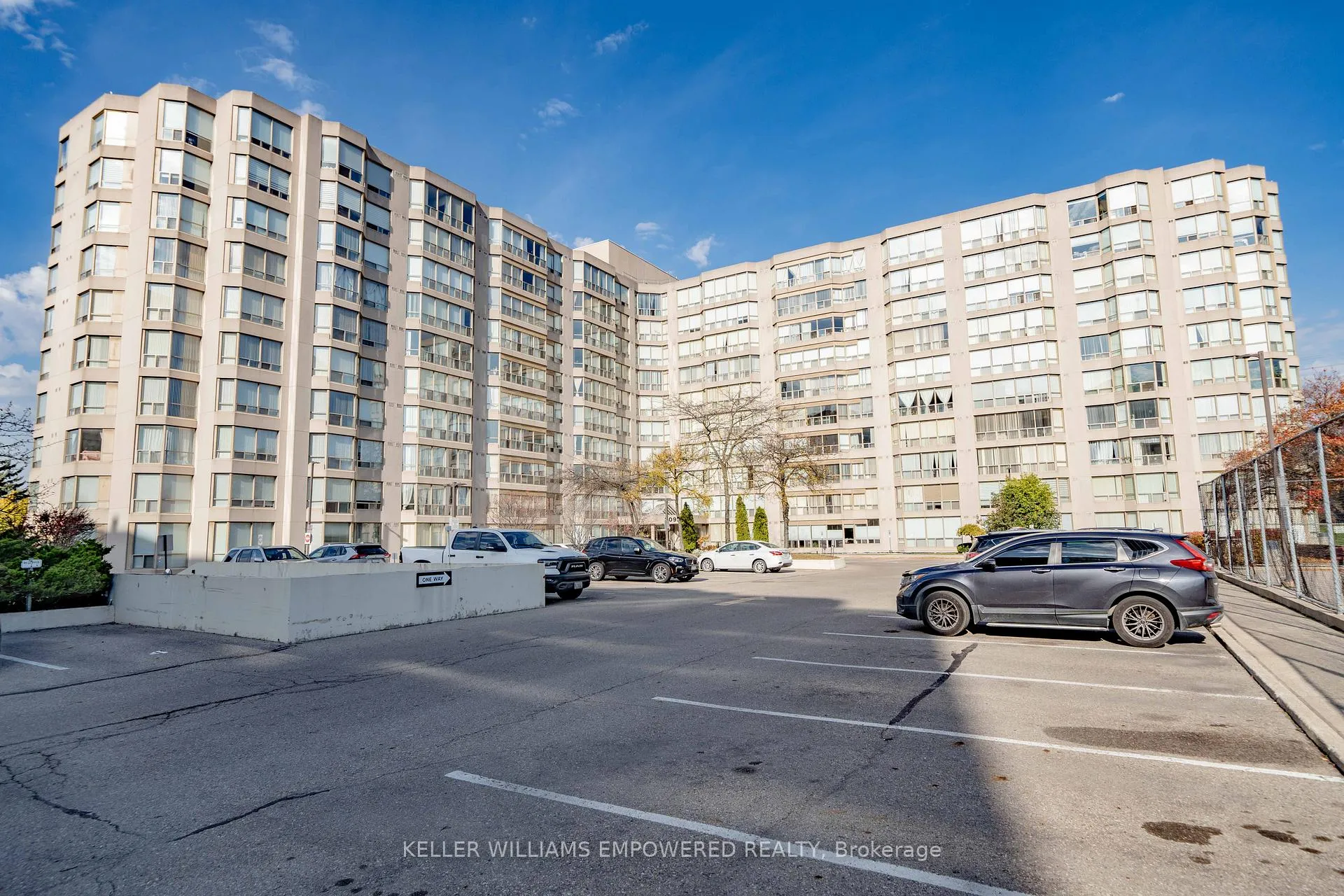 Photo 34 of Unit 806, 309 Major Mackenzie Drive E, Richmond Hill, Harding — HOMEH
