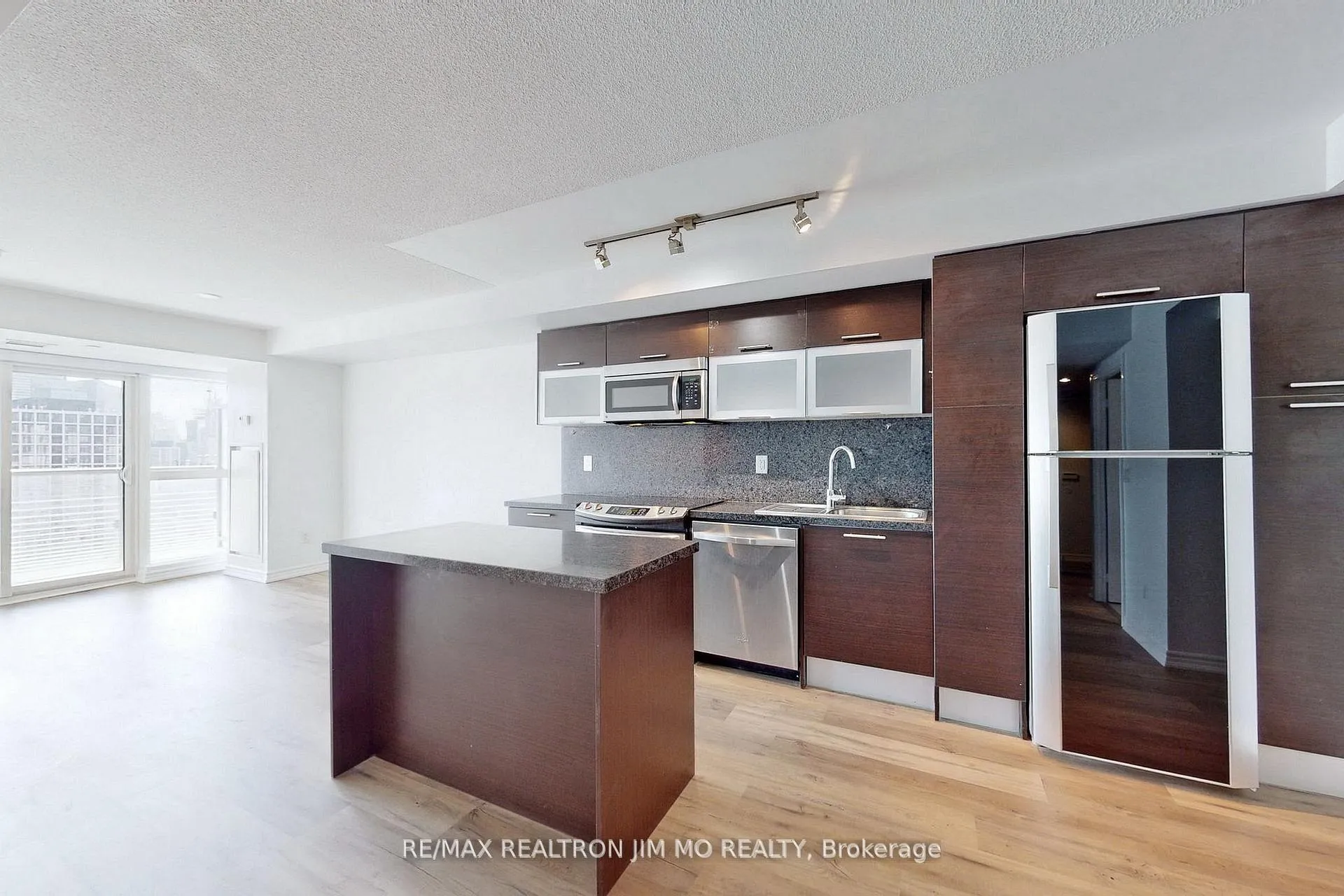 Photo 3 of Unit 2508, 386 Yonge Street, Toronto, Bay Street Corridor — HOMEH