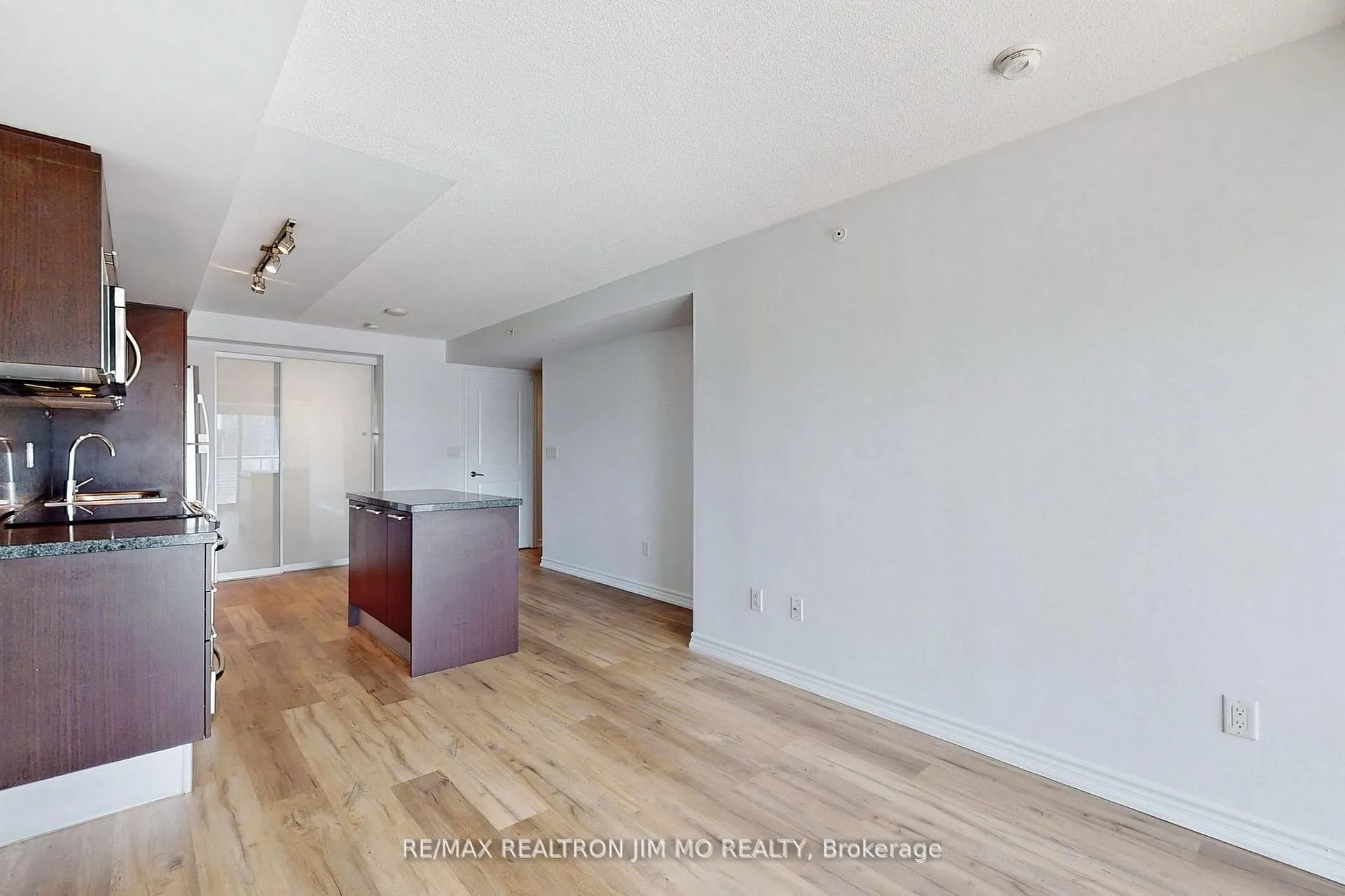 Photo 6 of Unit 2508, 386 Yonge Street, Toronto, Bay Street Corridor — HOMEH