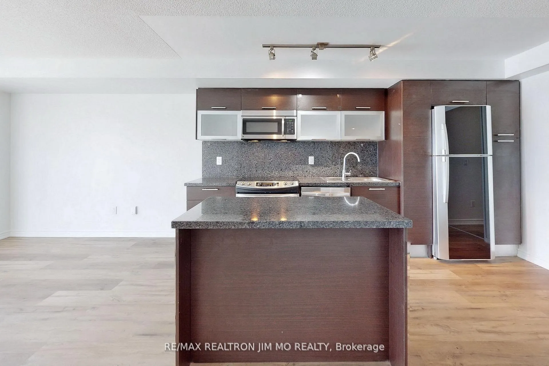 Photo 7 of Unit 2508, 386 Yonge Street, Toronto, Bay Street Corridor — HOMEH