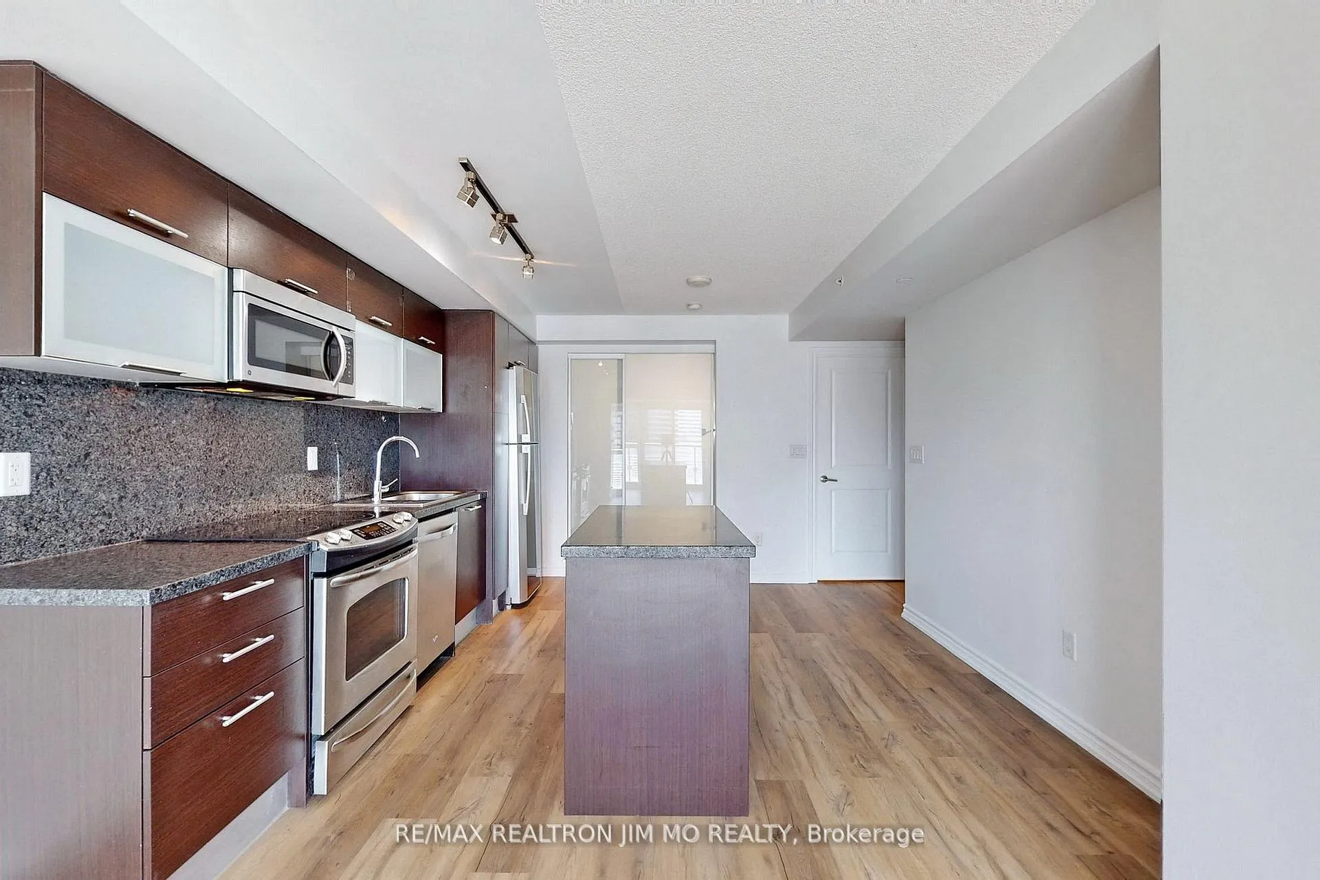 Photo 10 of Unit 2508, 386 Yonge Street, Toronto, Bay Street Corridor — HOMEH