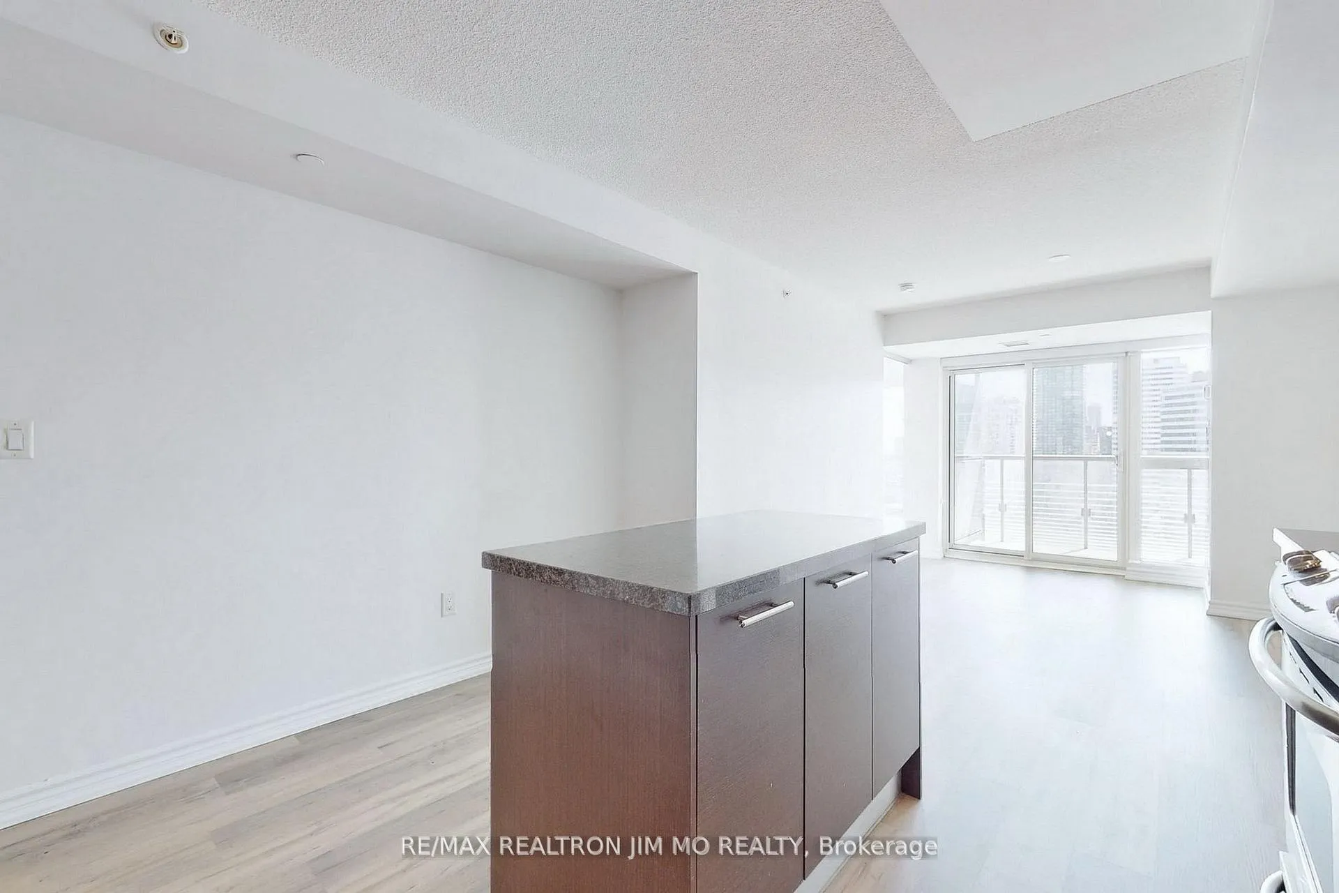 Photo 11 of Unit 2508, 386 Yonge Street, Toronto, Bay Street Corridor — HOMEH