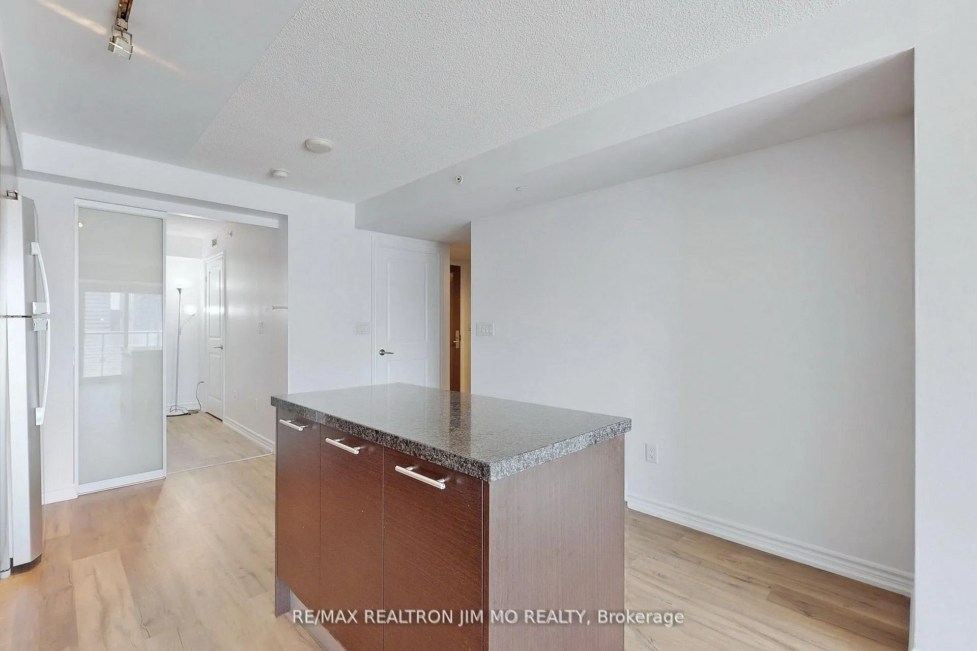 Photo 12 of Unit 2508, 386 Yonge Street, Toronto, Bay Street Corridor — HOMEH