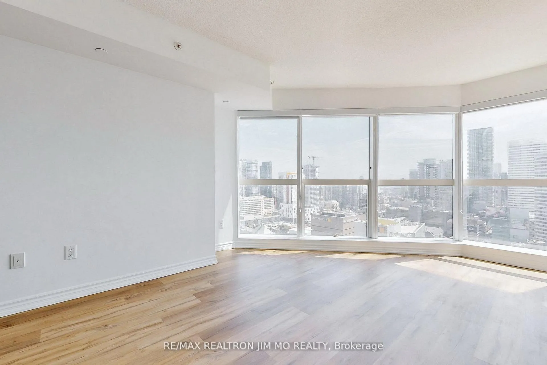 Photo 13 of Unit 2508, 386 Yonge Street, Toronto, Bay Street Corridor — HOMEH