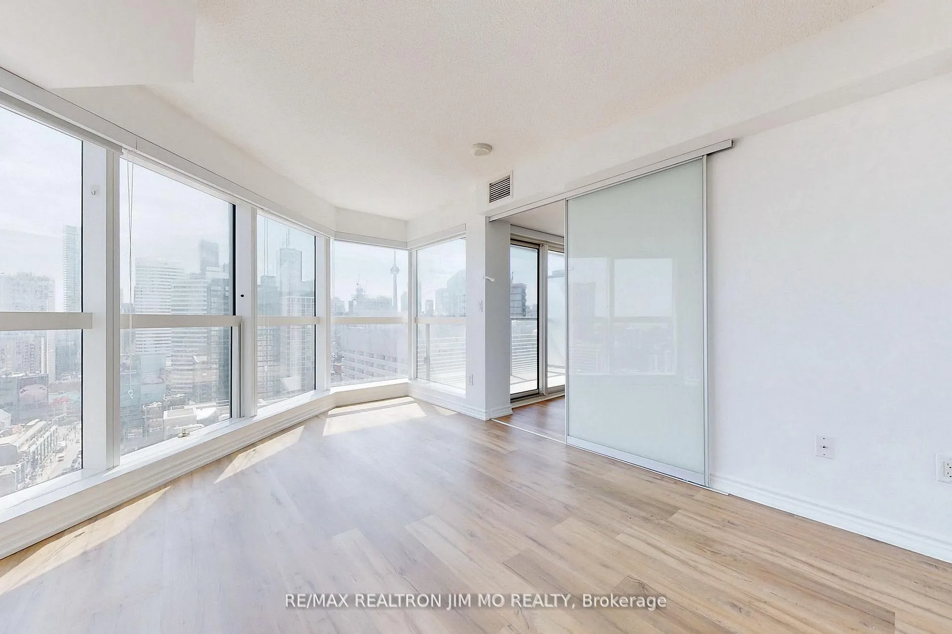 Photo 14 of Unit 2508, 386 Yonge Street, Toronto, Bay Street Corridor — HOMEH