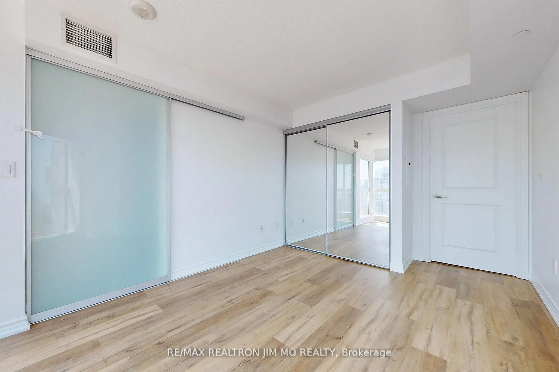 Photo 16 of Unit 2508, 386 Yonge Street, Toronto, Bay Street Corridor — HOMEH