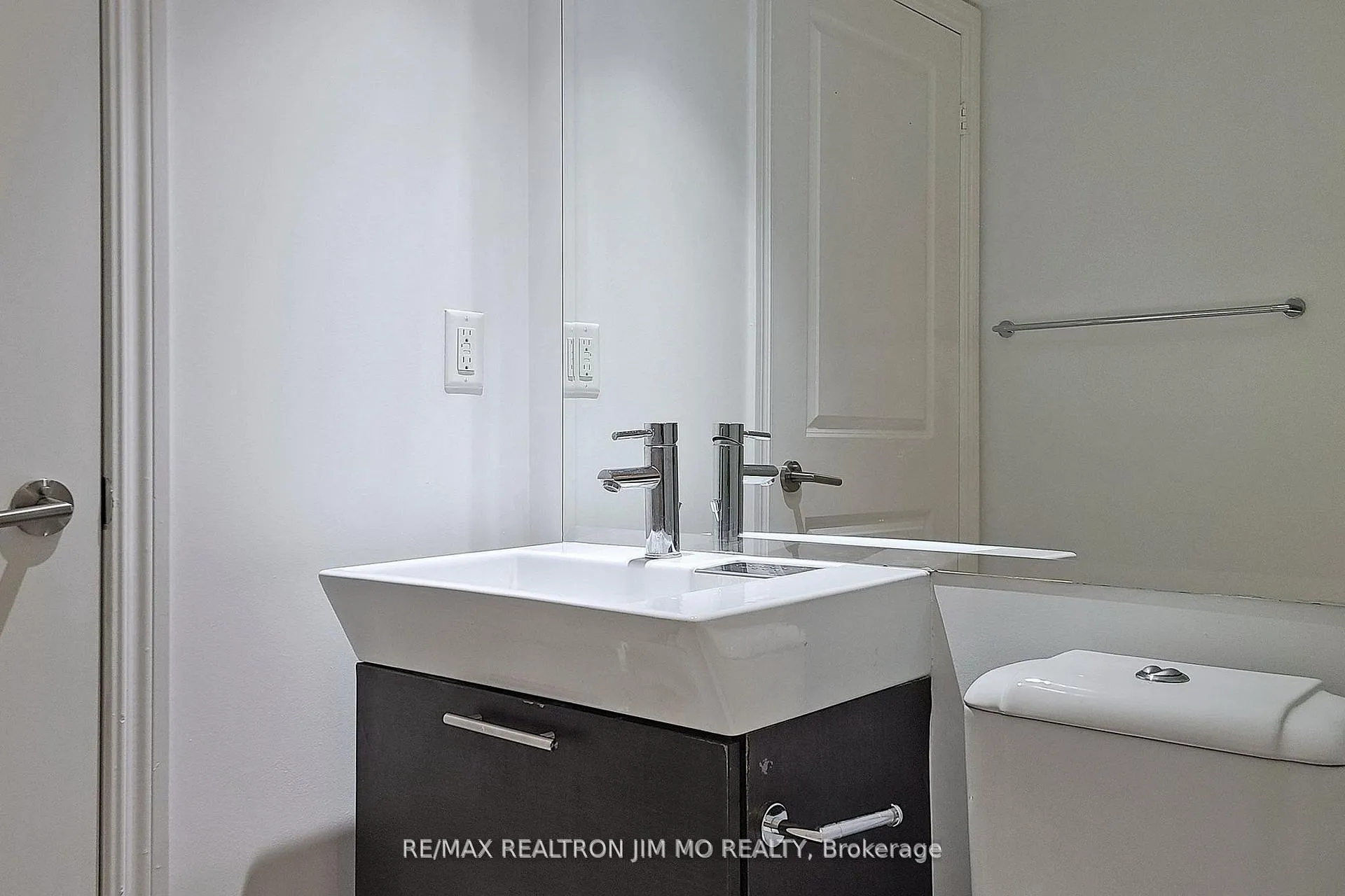 Photo 18 of Unit 2508, 386 Yonge Street, Toronto, Bay Street Corridor — HOMEH