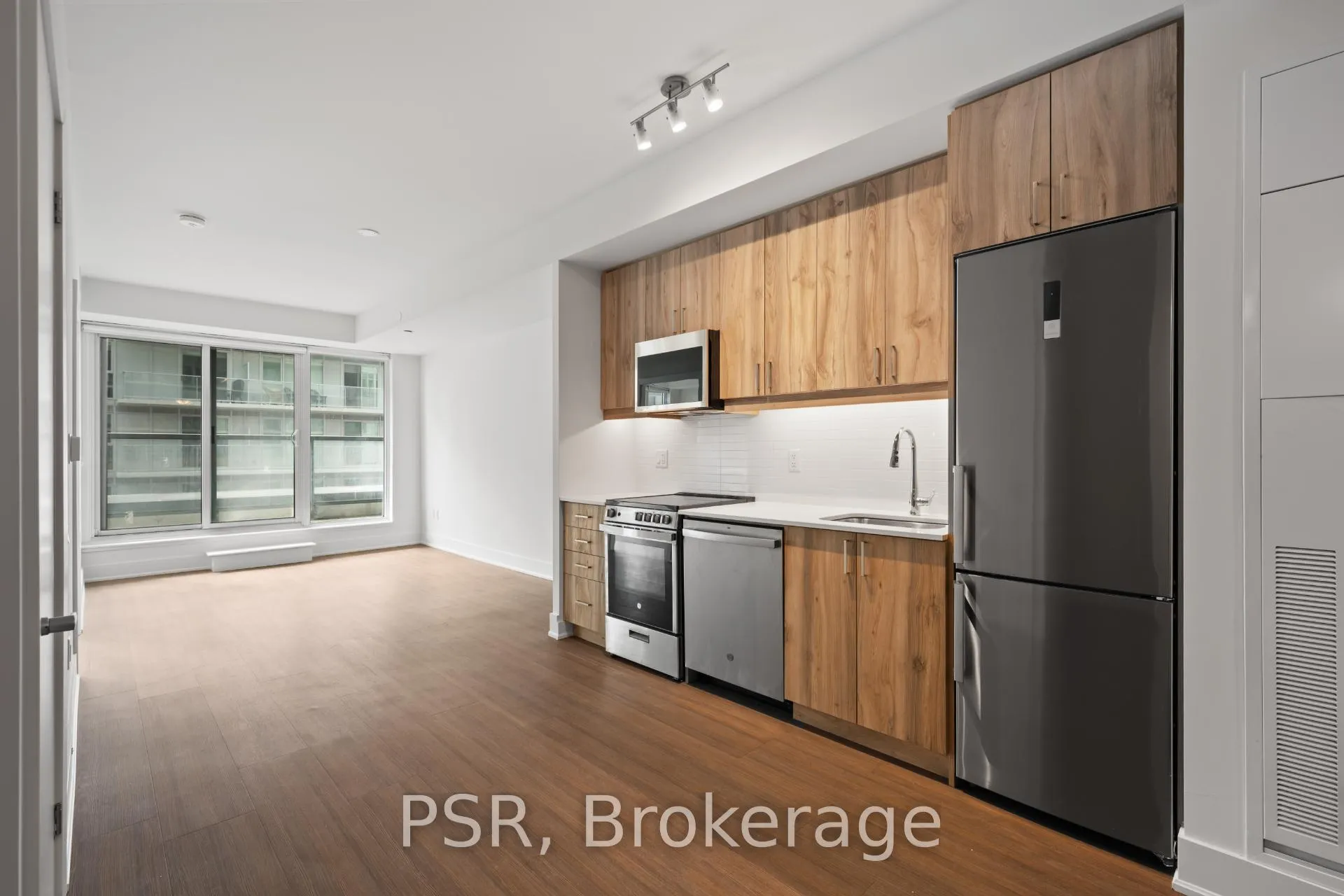 Photo of Unit 710, 195 Deerfield Road