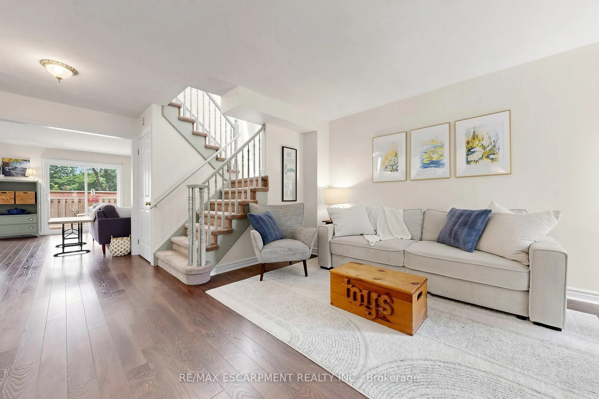Photo 5 of Unit 1, 286 Hamilton Drive, Hamilton, Ancaster — HOMEH