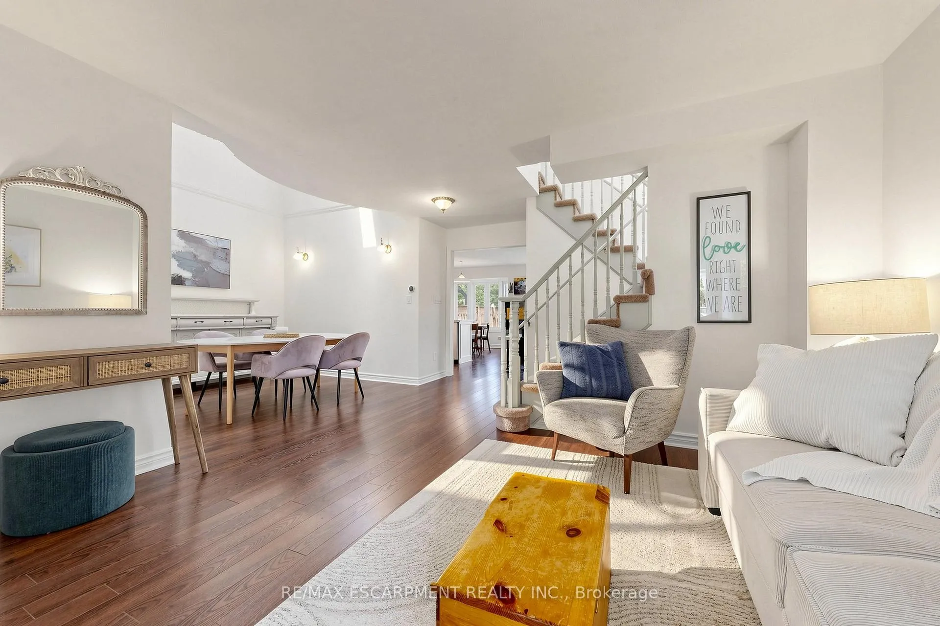 Photo 6 of Unit 1, 286 Hamilton Drive, Hamilton, Ancaster — HOMEH