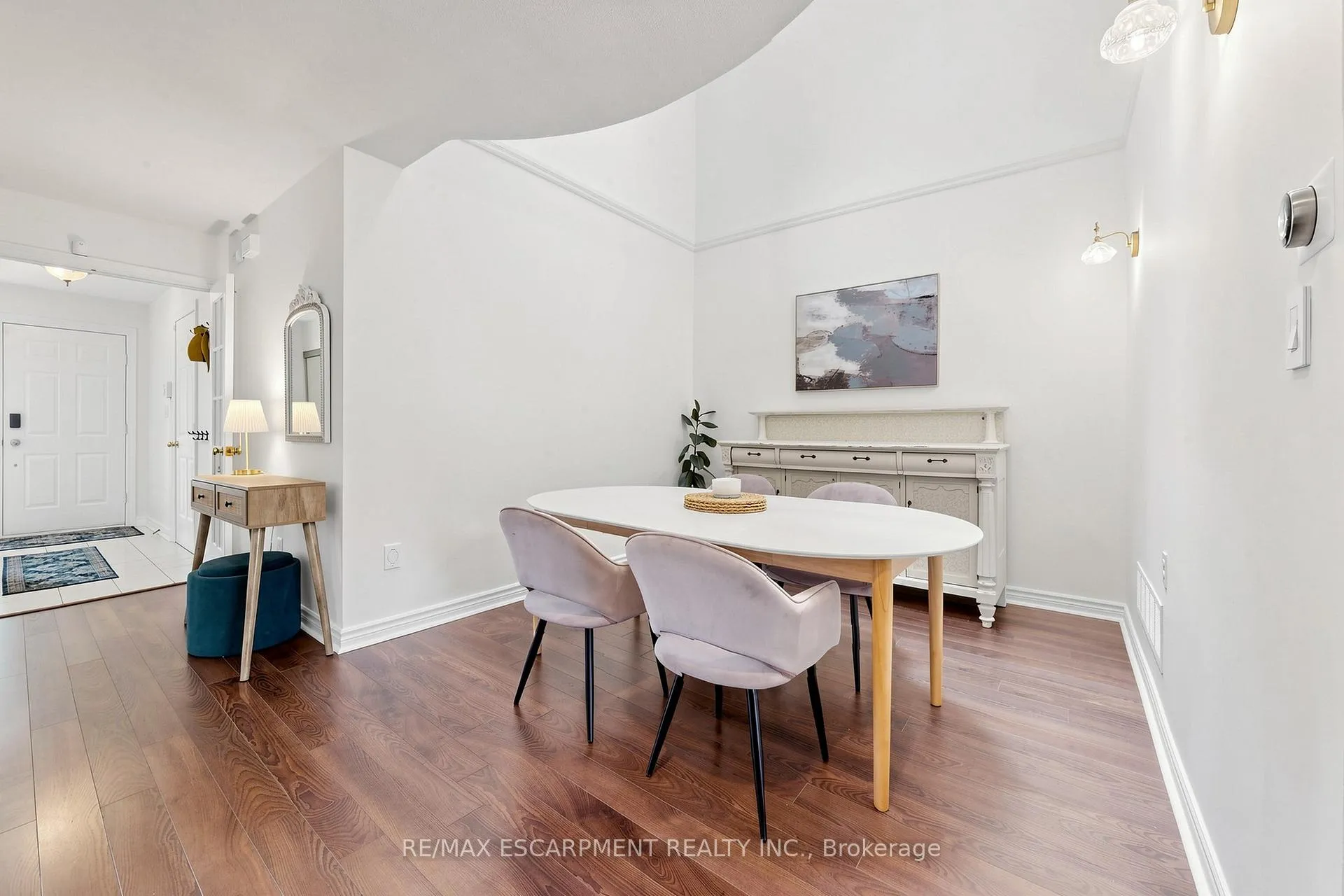 Photo 7 of Unit 1, 286 Hamilton Drive, Hamilton, Ancaster — HOMEH