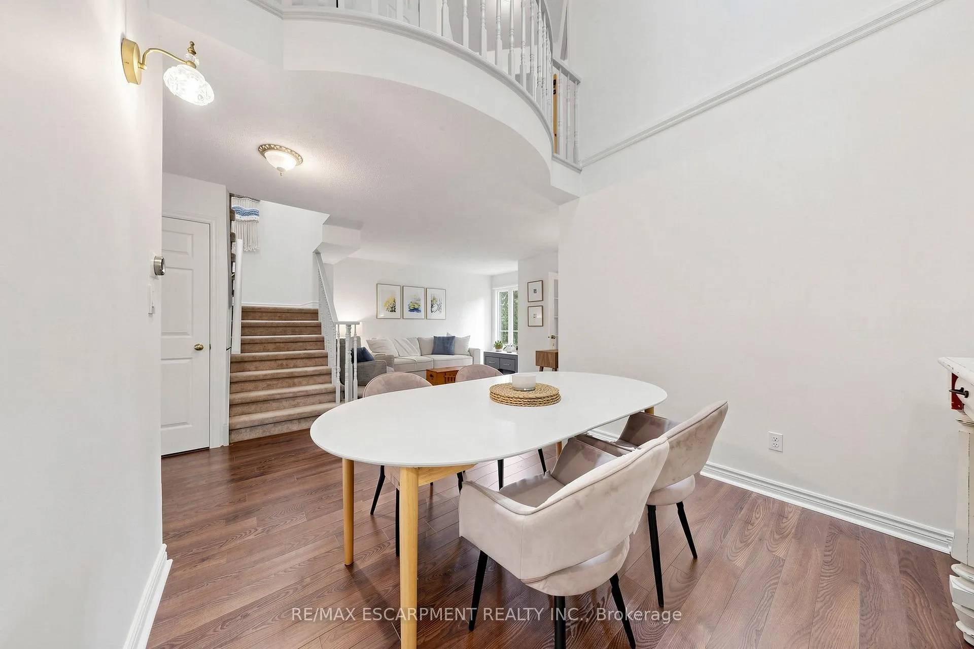 Photo 8 of Unit 1, 286 Hamilton Drive, Hamilton, Ancaster — HOMEH