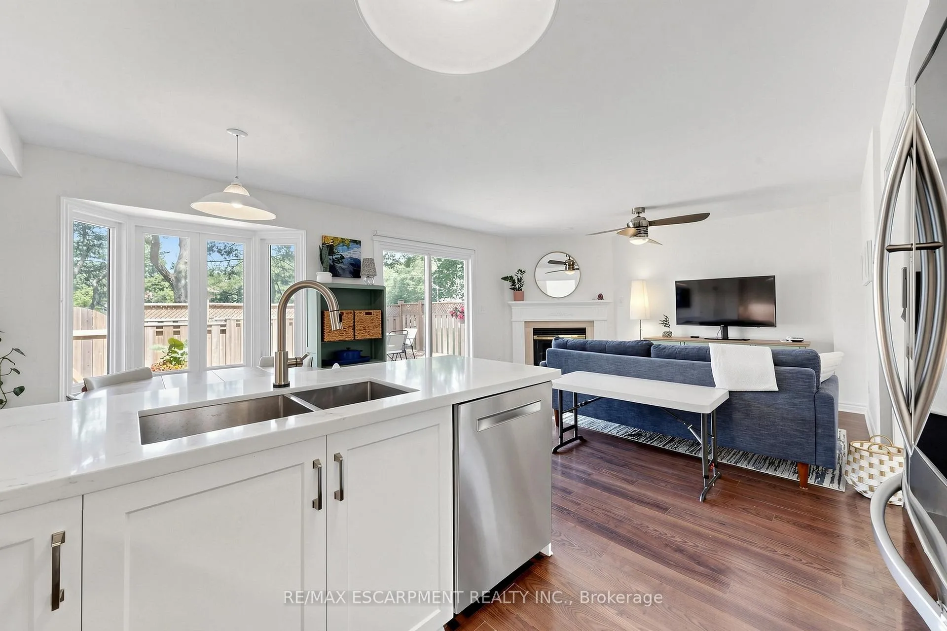 Photo 12 of Unit 1, 286 Hamilton Drive, Hamilton, Ancaster — HOMEH
