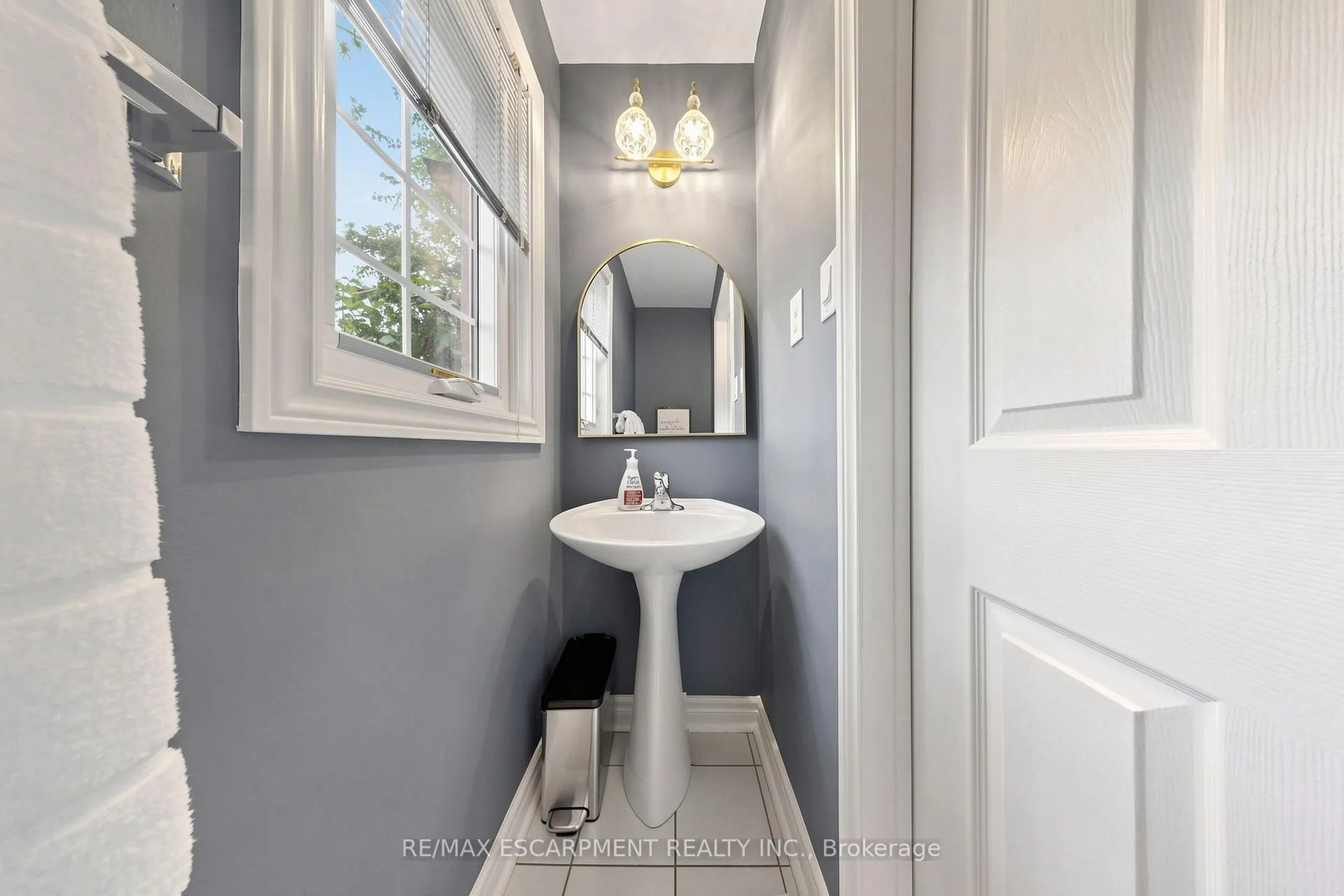 Photo 19 of Unit 1, 286 Hamilton Drive, Hamilton, Ancaster — HOMEH