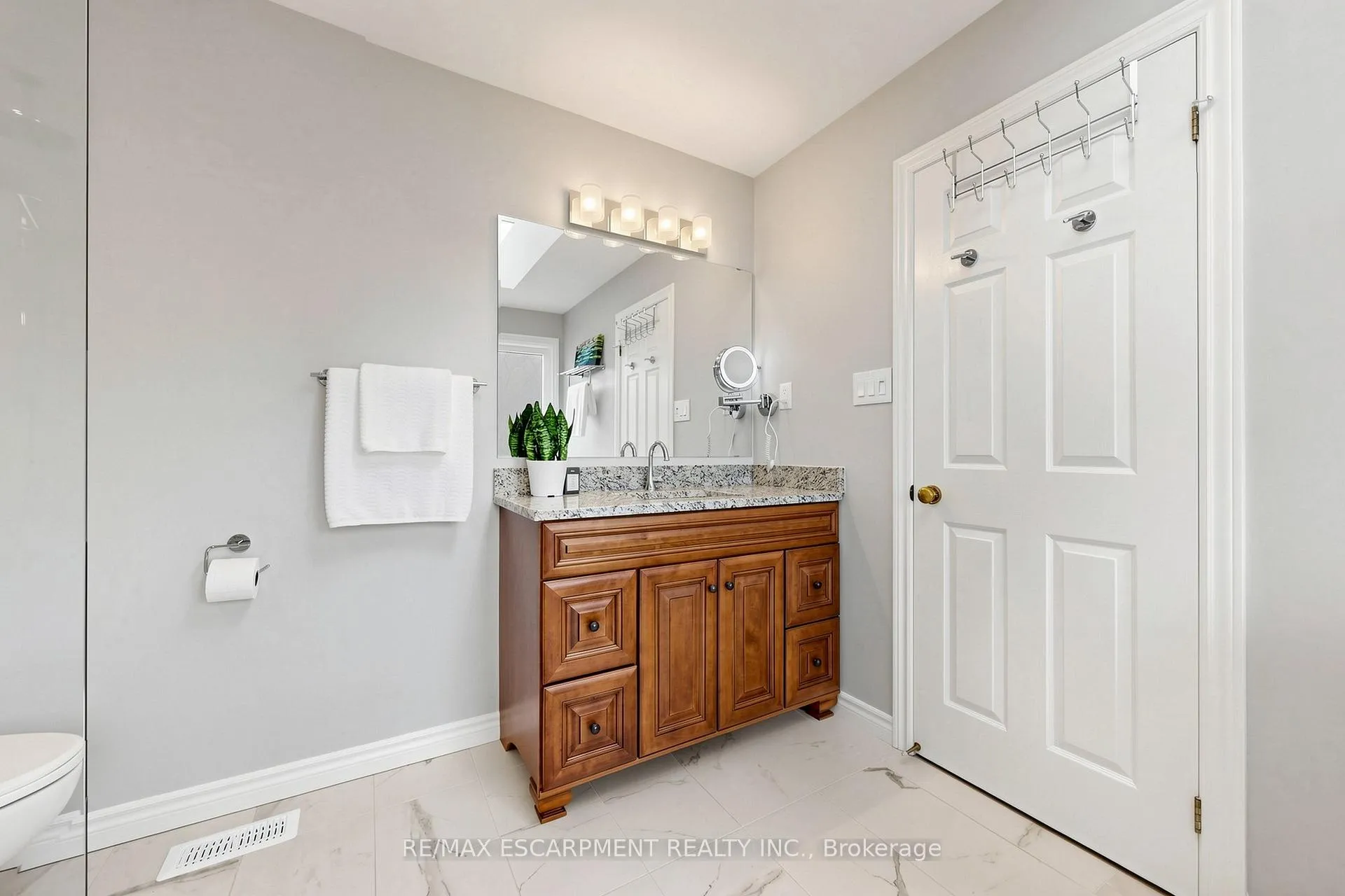 Photo 24 of Unit 1, 286 Hamilton Drive, Hamilton, Ancaster — HOMEH