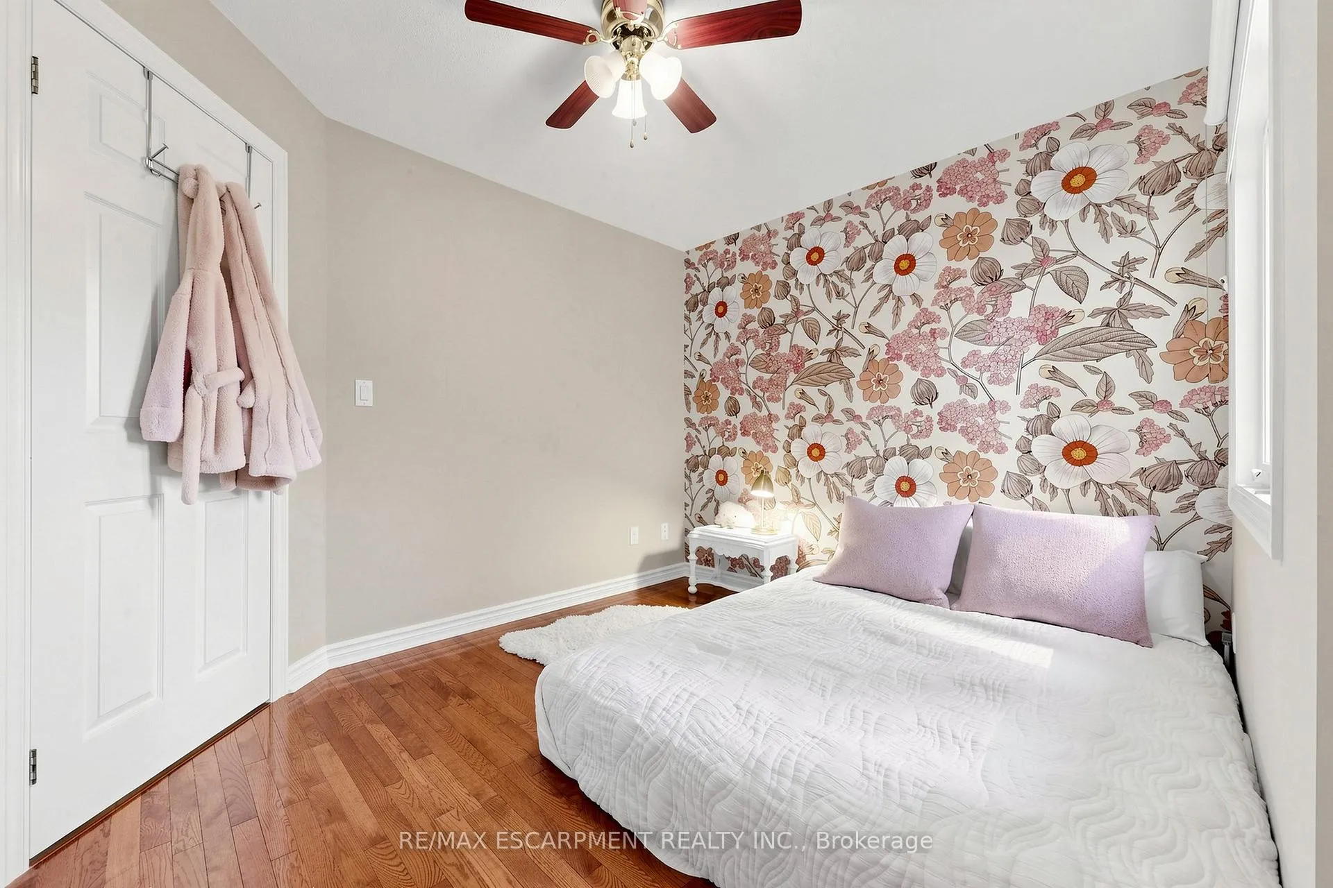 Photo 28 of Unit 1, 286 Hamilton Drive, Hamilton, Ancaster — HOMEH