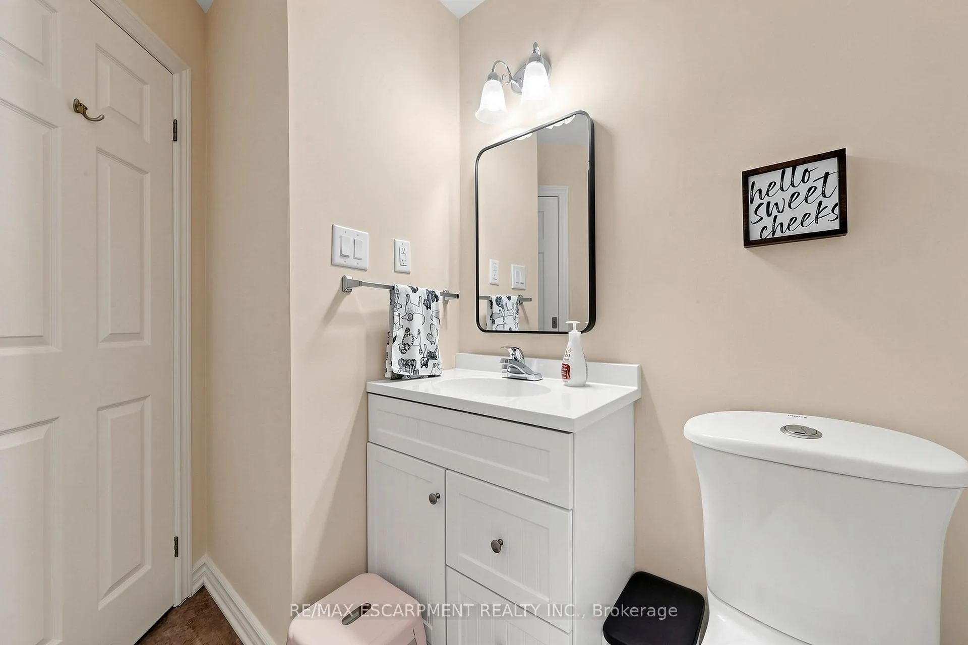 Photo 31 of Unit 1, 286 Hamilton Drive, Hamilton, Ancaster — HOMEH
