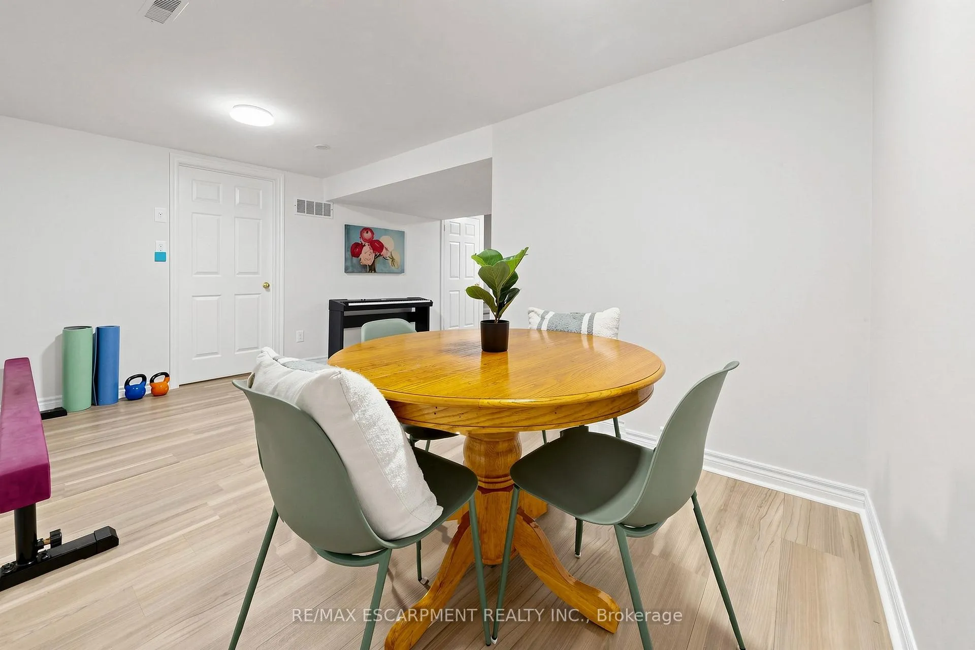 Photo 36 of Unit 1, 286 Hamilton Drive, Hamilton, Ancaster — HOMEH