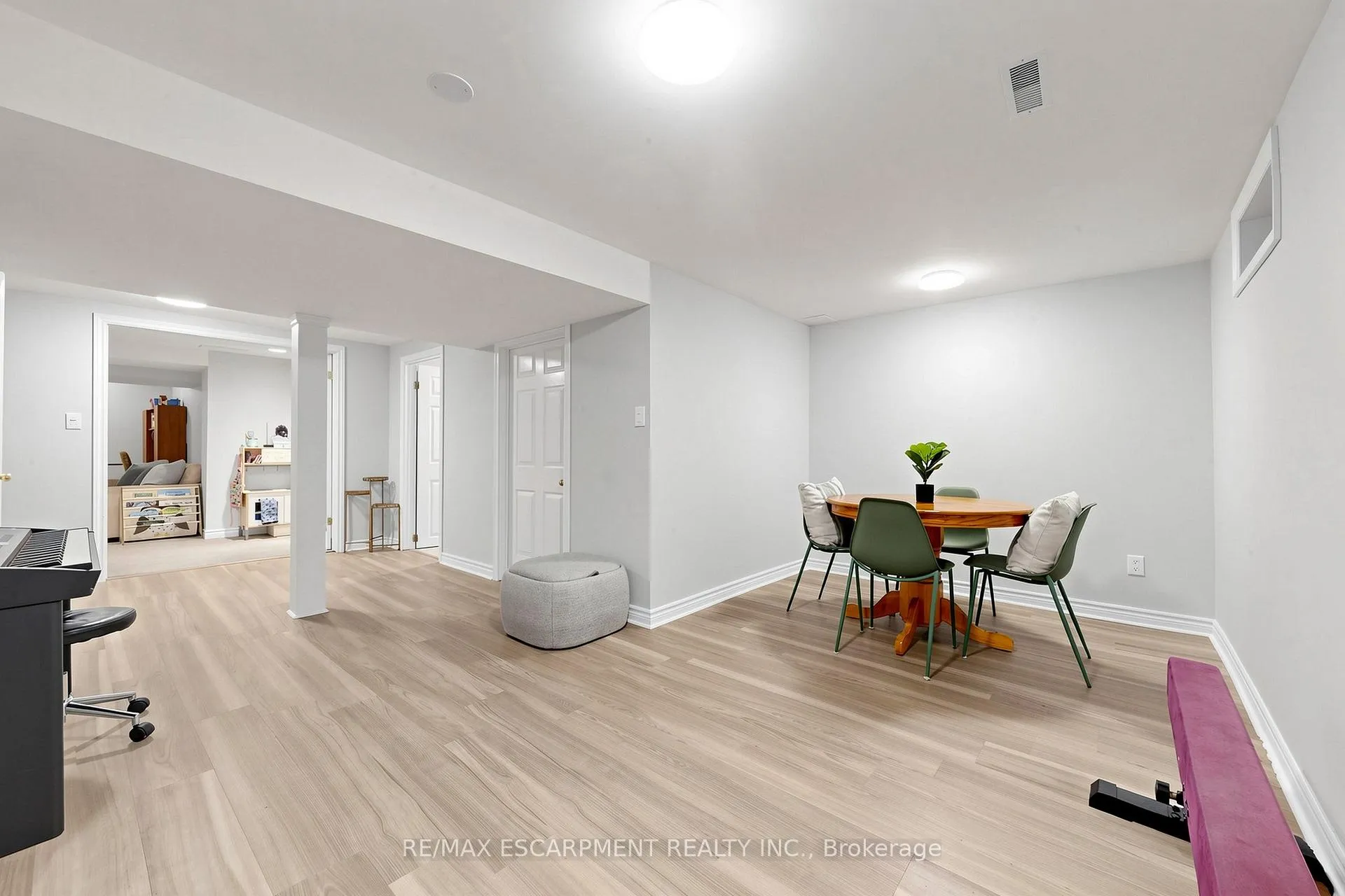 Photo 37 of Unit 1, 286 Hamilton Drive, Hamilton, Ancaster — HOMEH