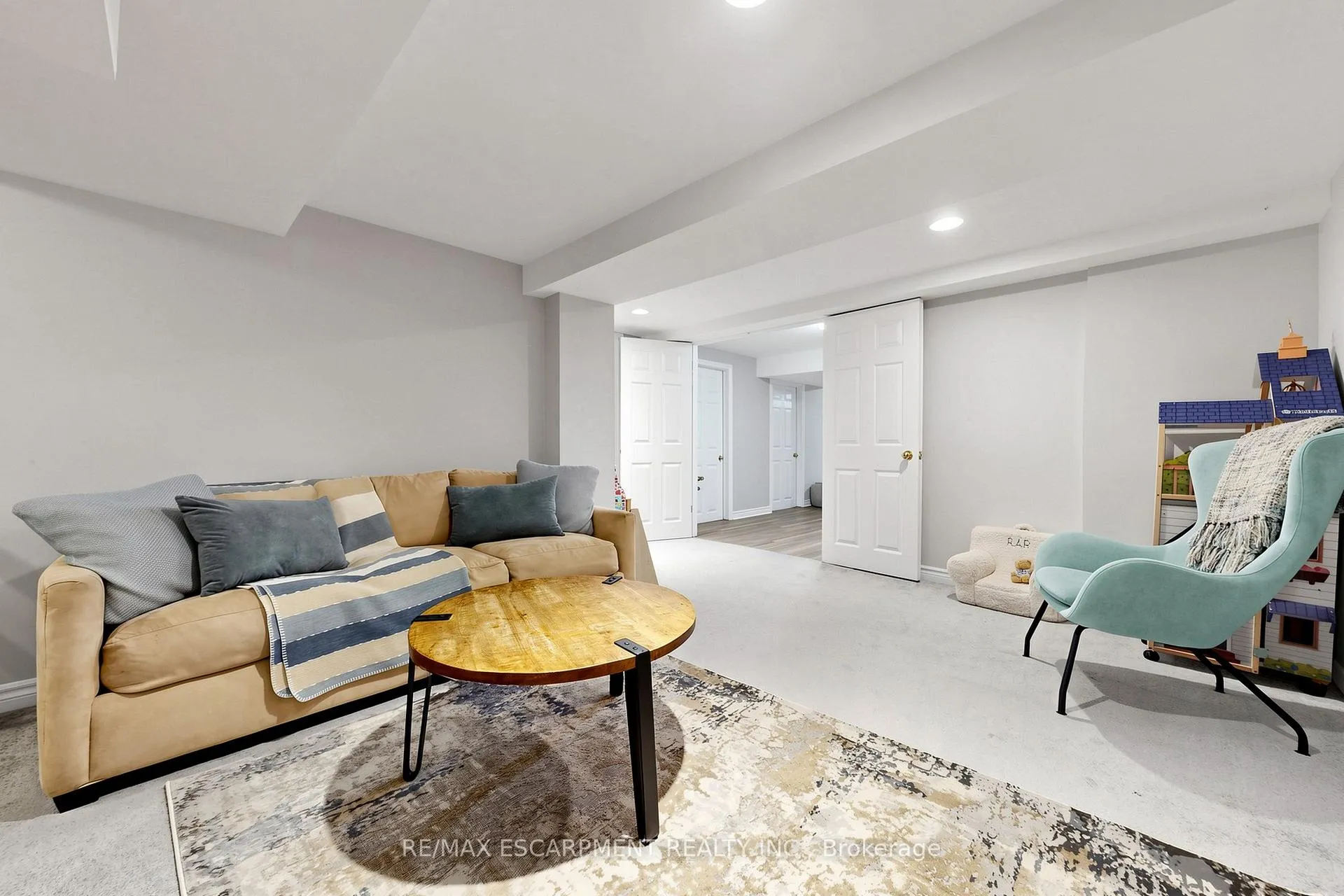 Photo 39 of Unit 1, 286 Hamilton Drive, Hamilton, Ancaster — HOMEH