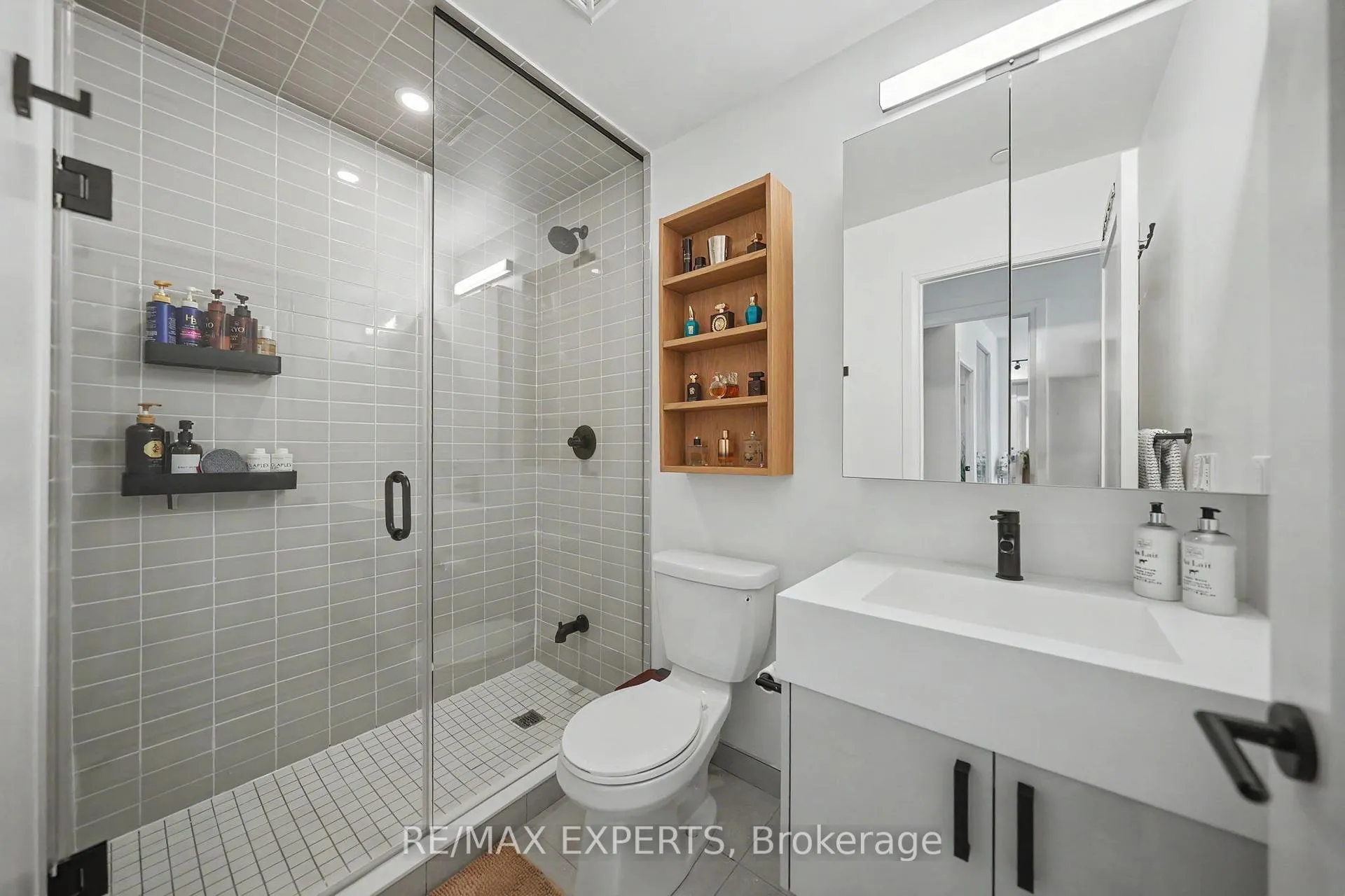 Photo 7 of Unit 1805, 280 Dundas Street, Toronto, Kensington-Chinatown — HOMEH