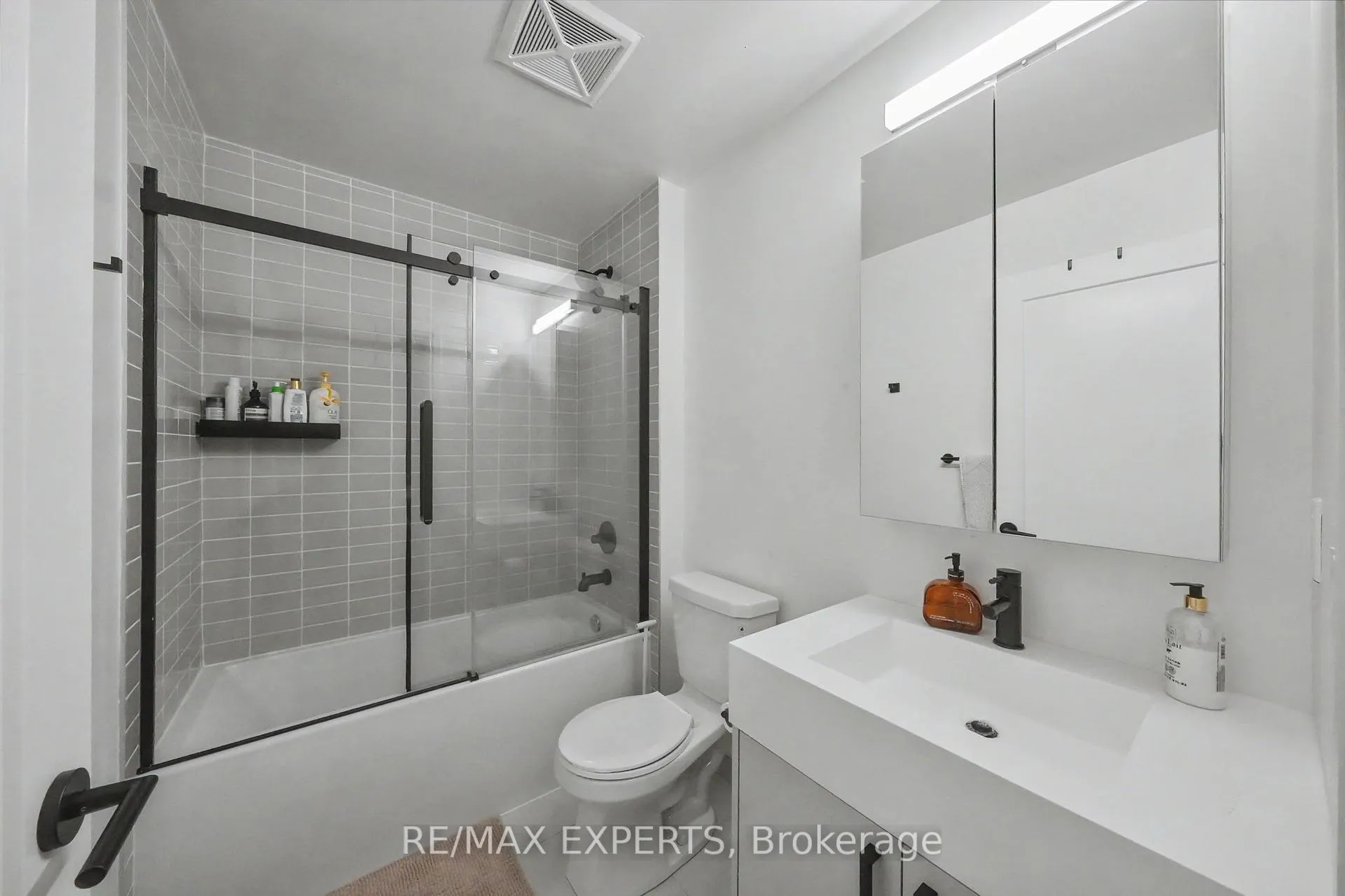 Photo 32 of Unit 1805, 280 Dundas Street, Toronto, Kensington-Chinatown — HOMEH
