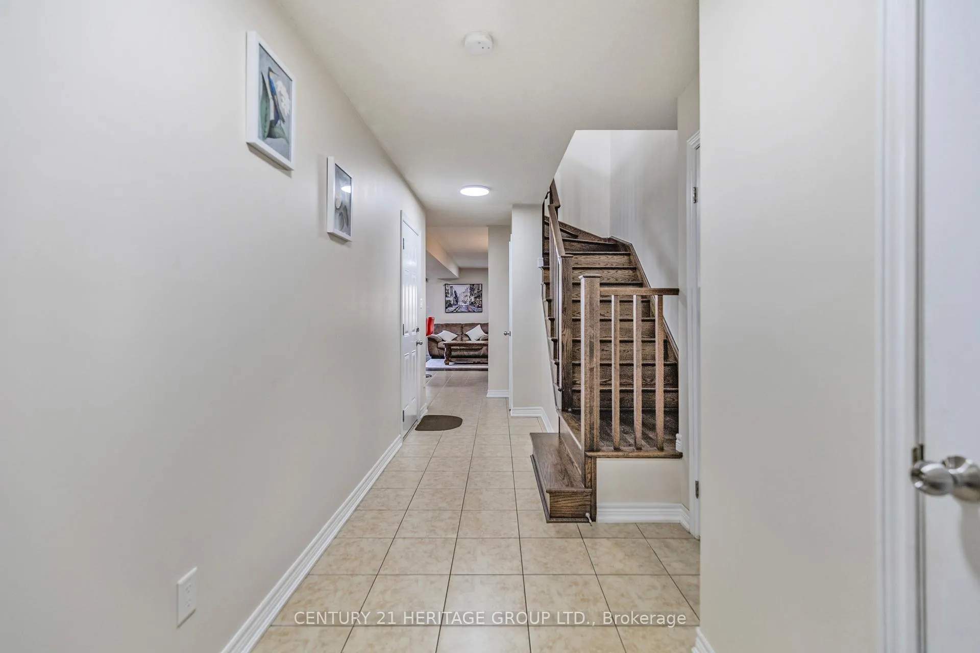 Photo 9 of 71 Waterbridge Street, Hamilton, Stoney Creek — HOMEH