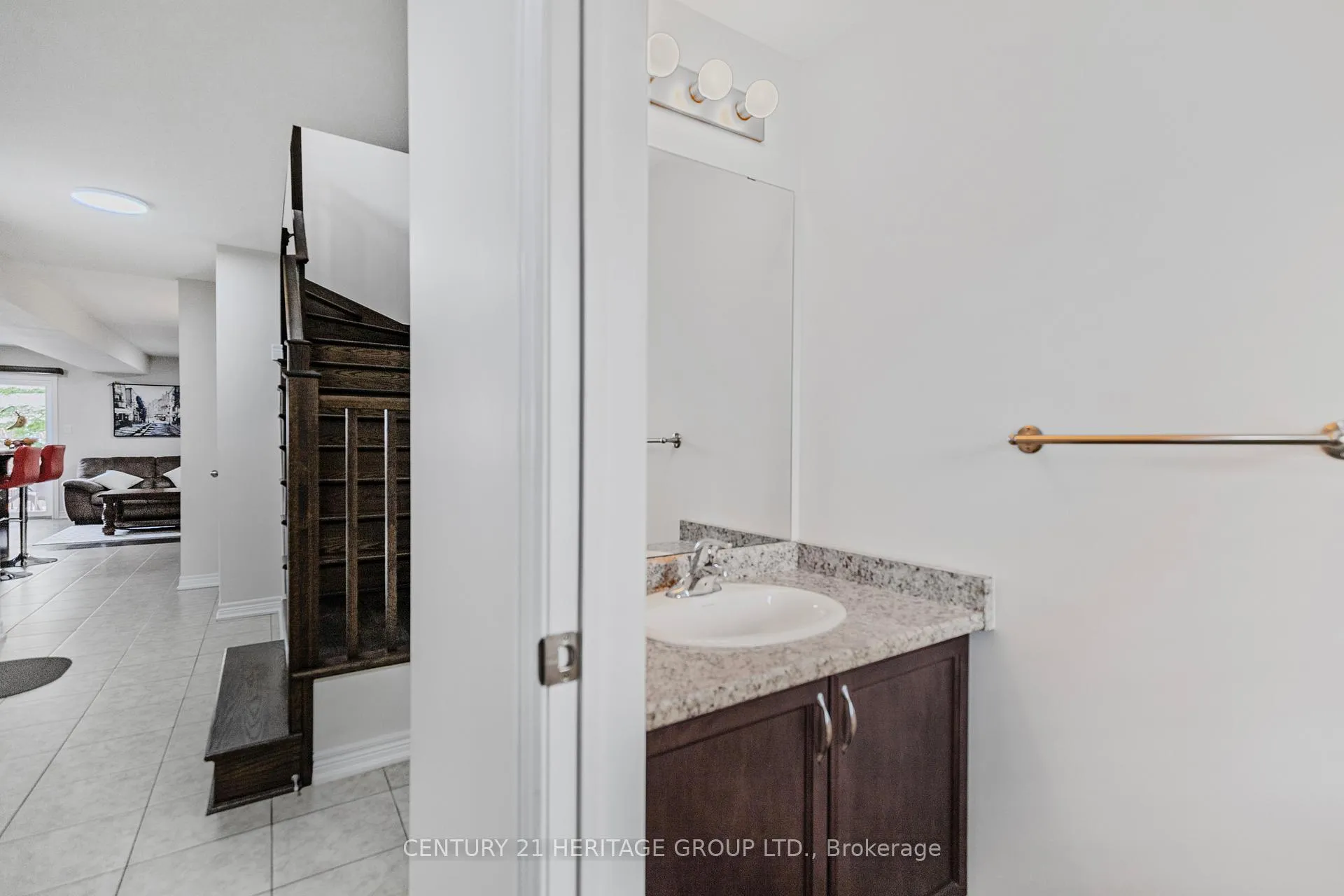 Photo 13 of 71 Waterbridge Street, Hamilton, Stoney Creek — HOMEH