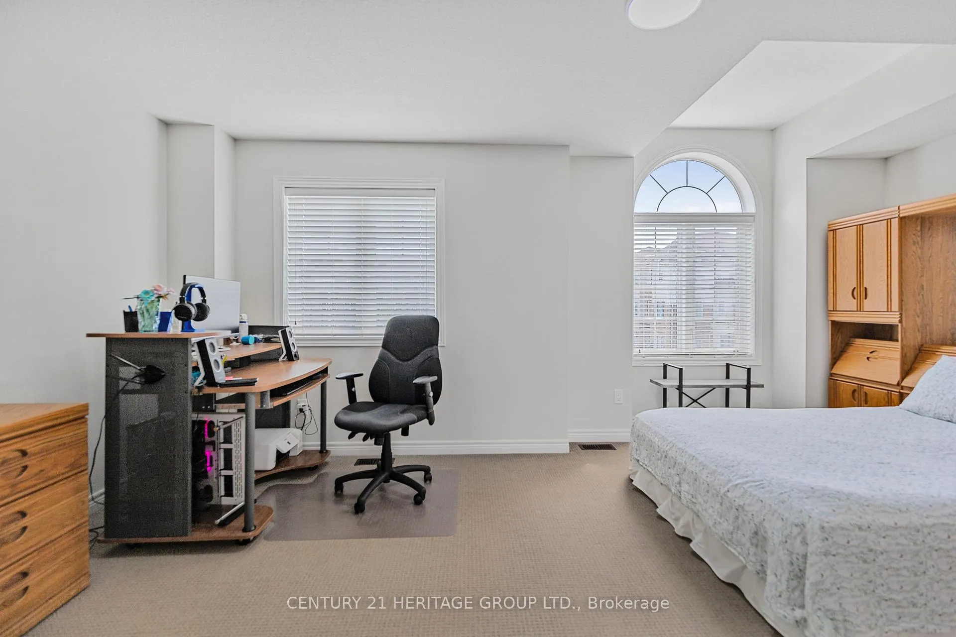 Photo 18 of 71 Waterbridge Street, Hamilton, Stoney Creek — HOMEH