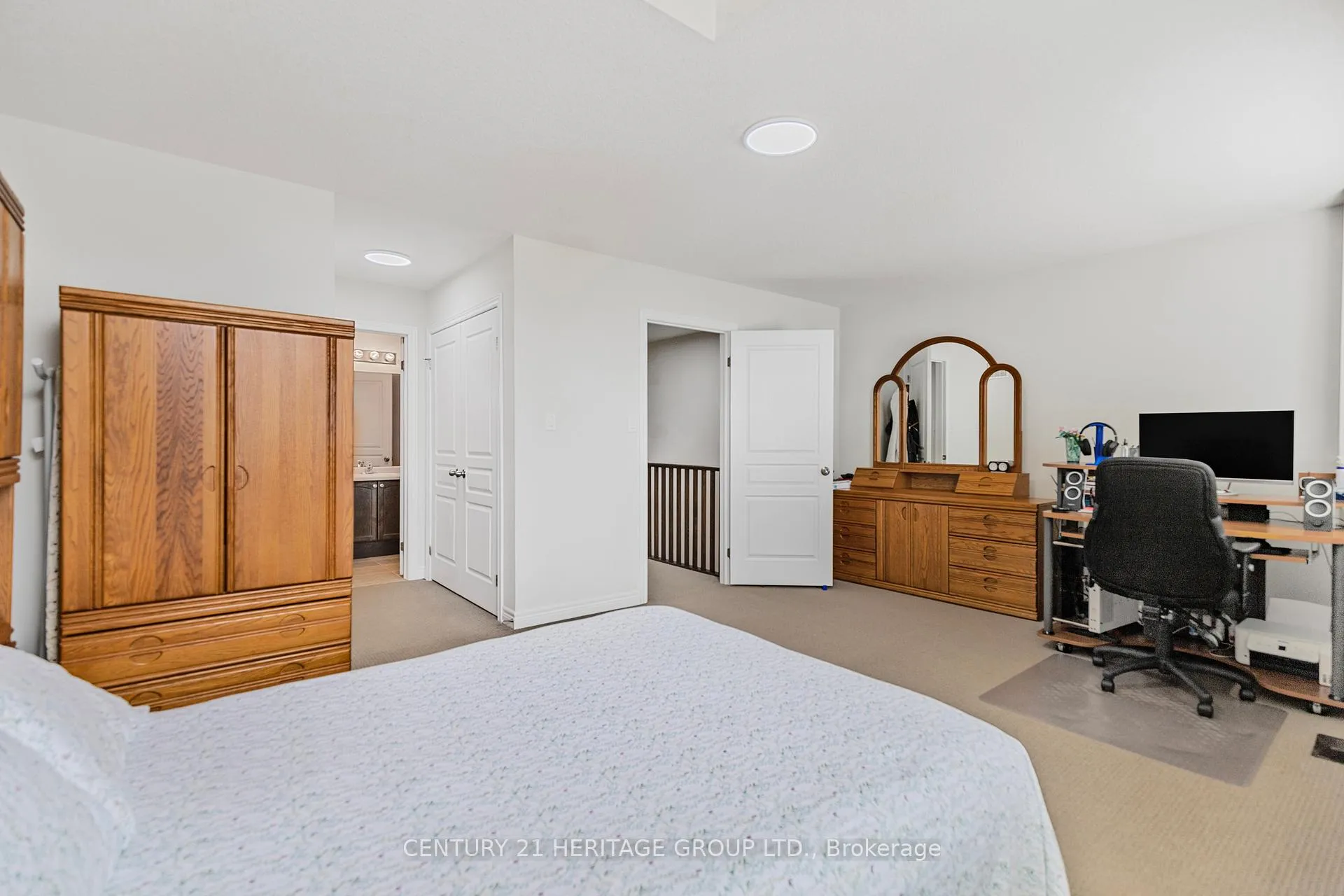 Photo 19 of 71 Waterbridge Street, Hamilton, Stoney Creek — HOMEH