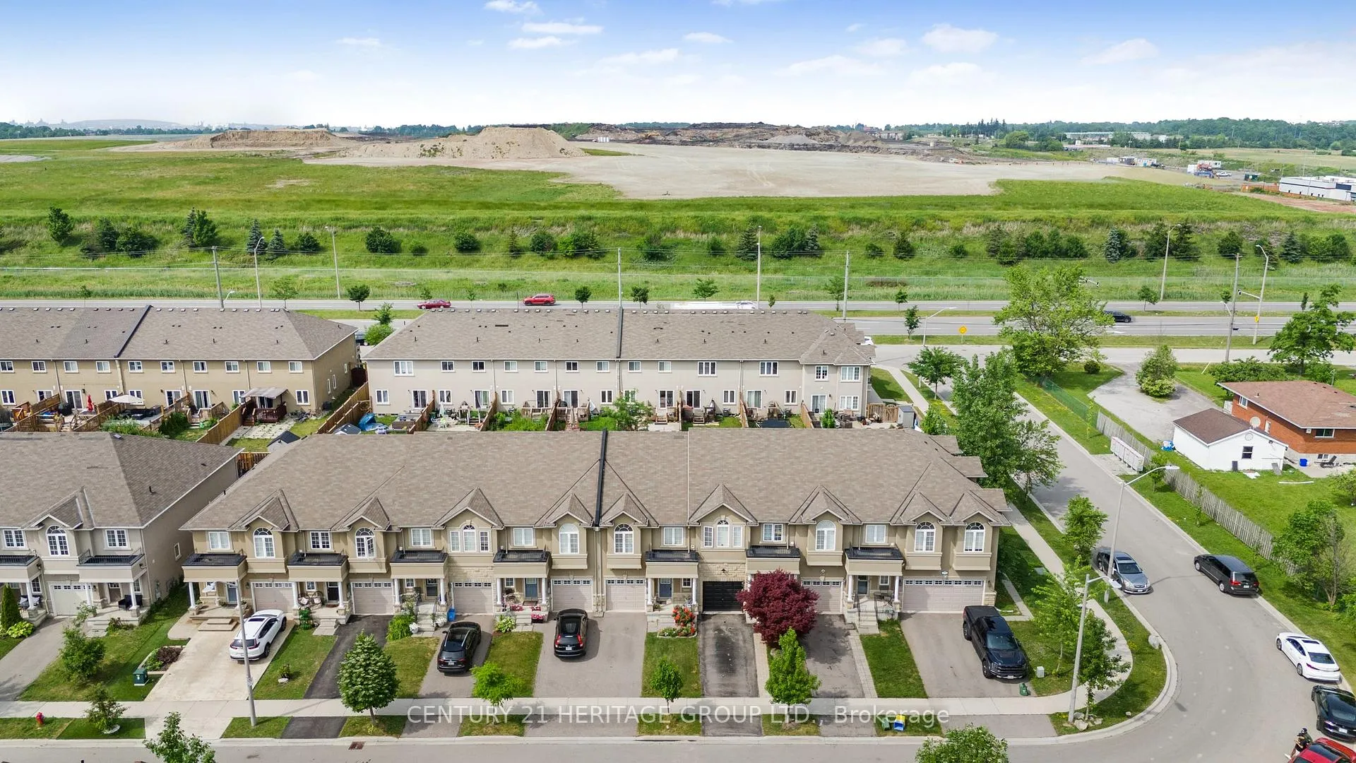 Photo 41 of 71 Waterbridge Street, Hamilton, Stoney Creek — HOMEH