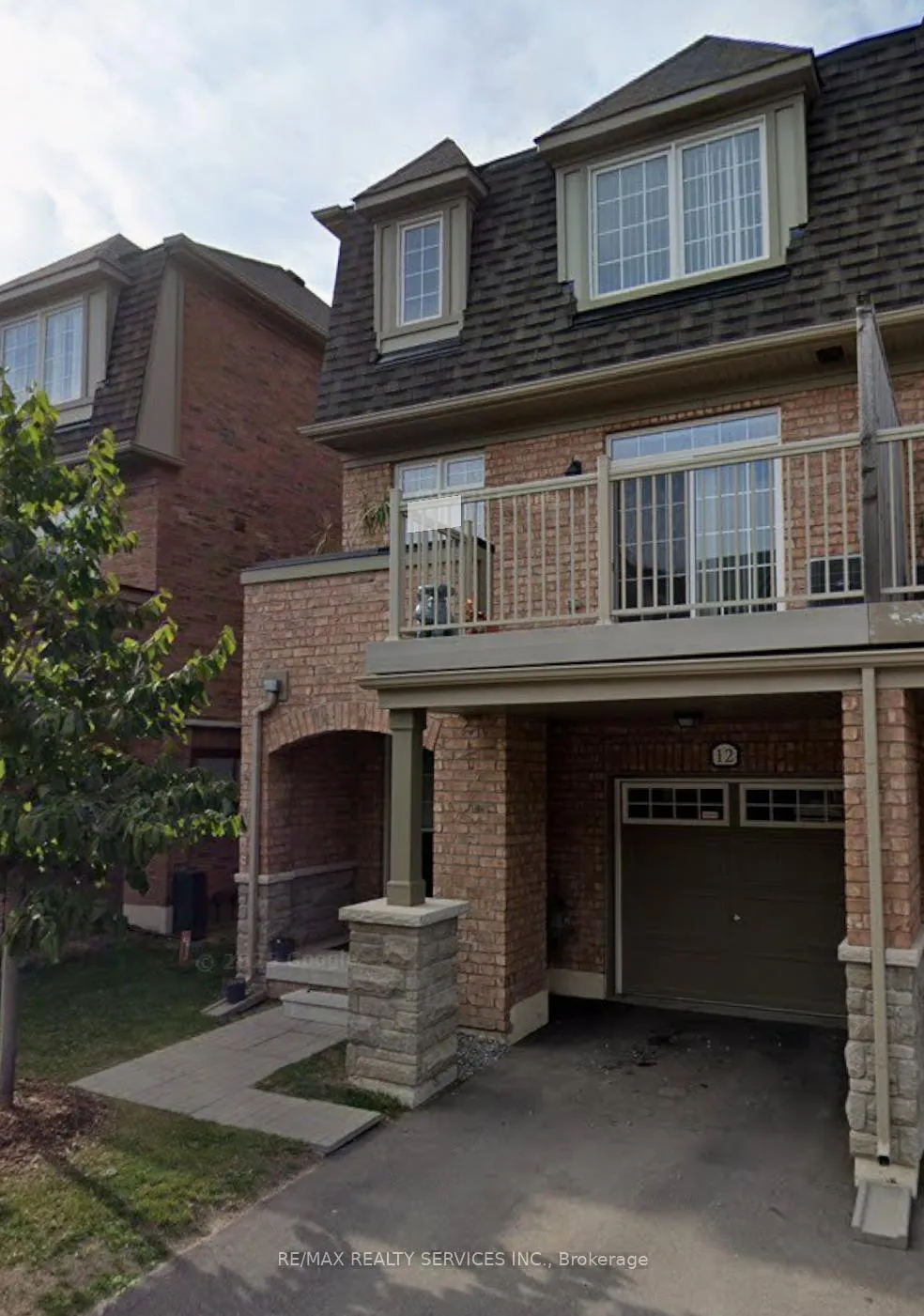 Front of Unit 12, 12 Utopia Way N