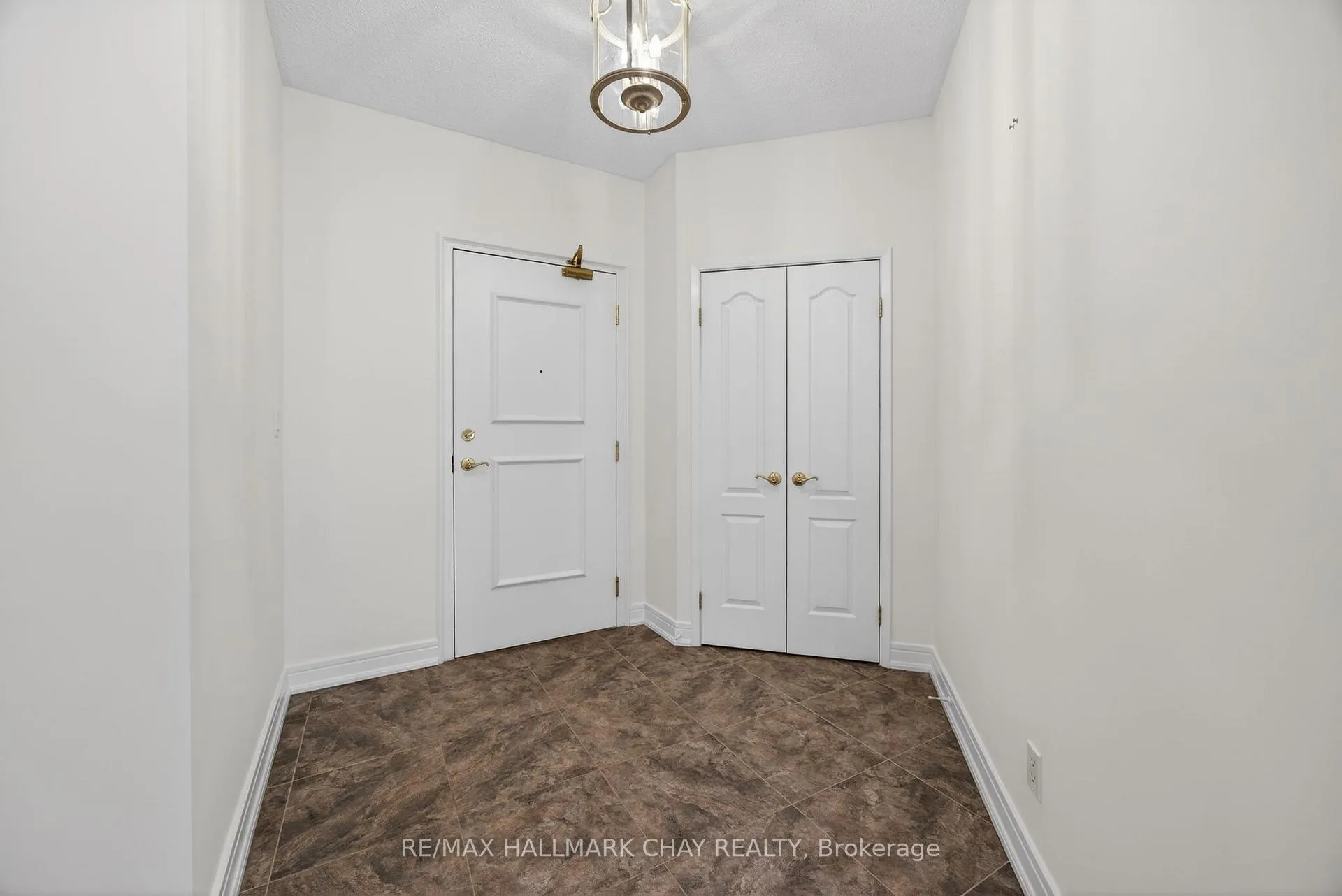 Photo 5 of Unit 1205, 2 Toronto Street, Barrie, City Centre — HOMEH