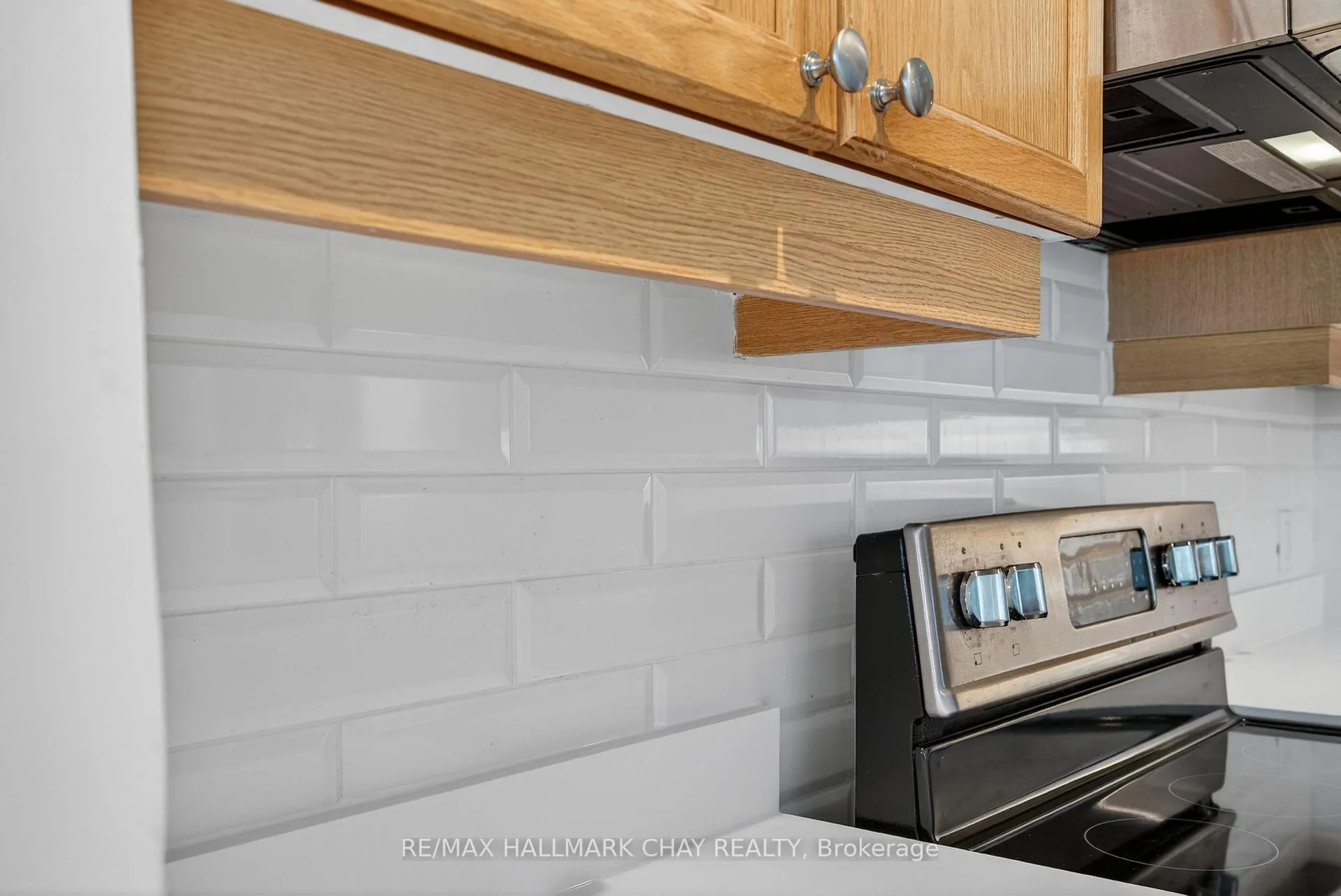 Photo 9 of Unit 1205, 2 Toronto Street, Barrie, City Centre — HOMEH
