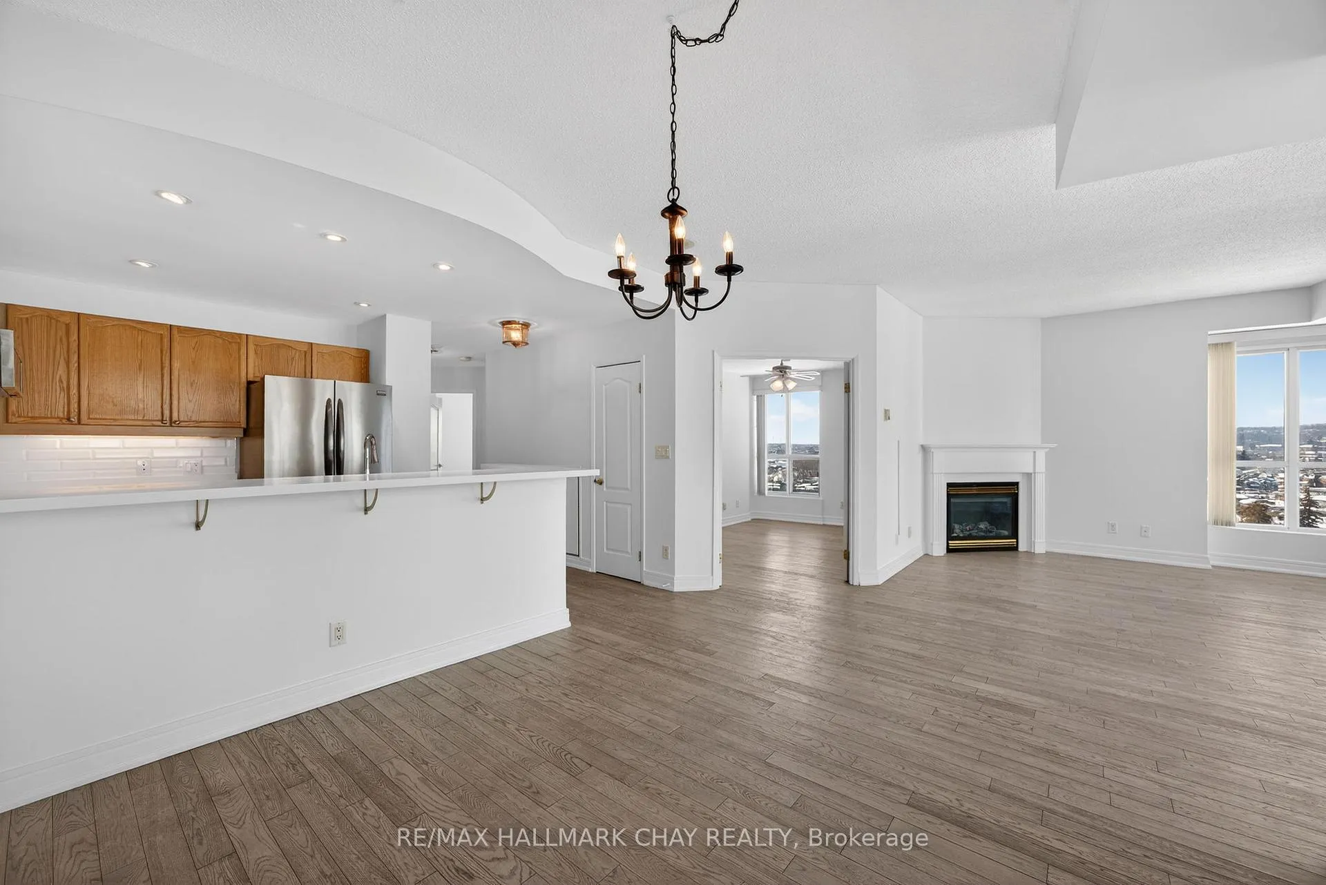 Photo 11 of Unit 1205, 2 Toronto Street, Barrie, City Centre — HOMEH