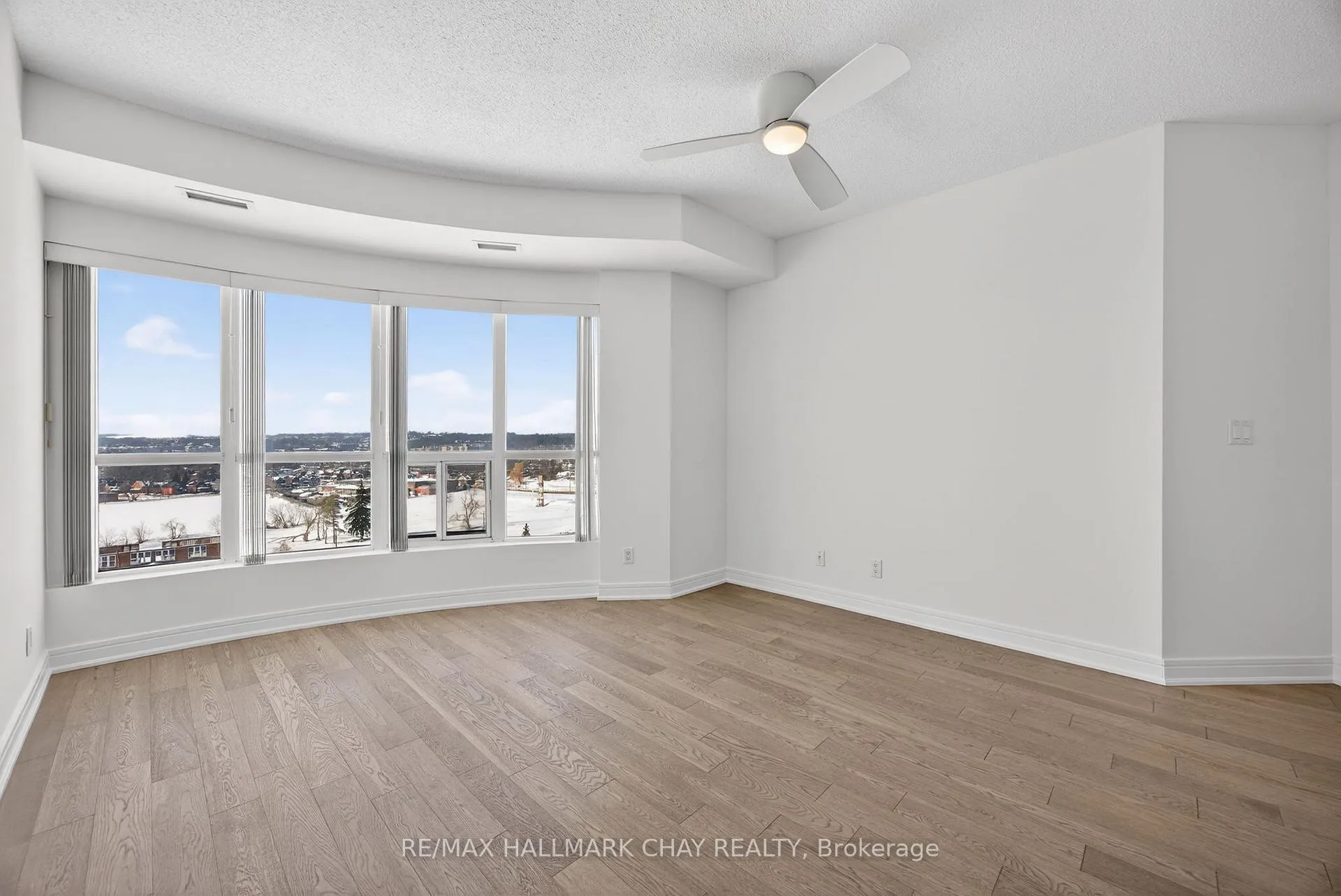 Photo 26 of Unit 1205, 2 Toronto Street, Barrie, City Centre — HOMEH