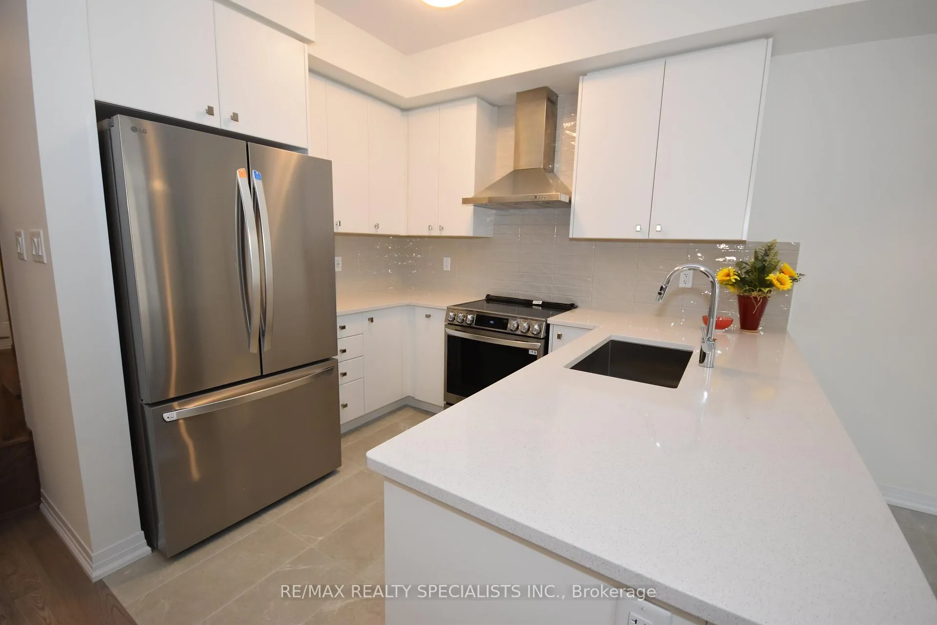 Photo 11 of 12 Velvet Way, Thorold, Rolling Meadows — HOMEH