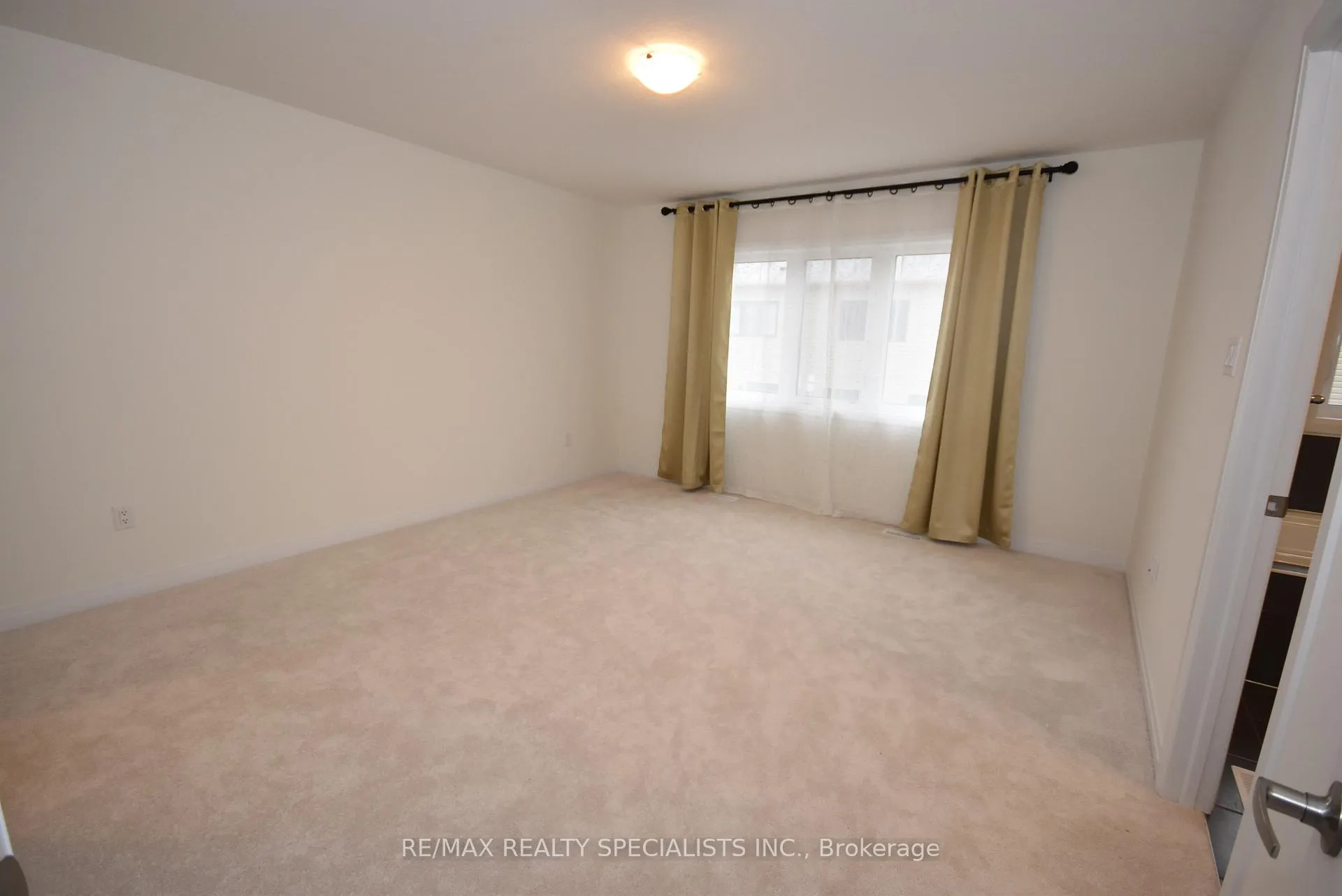 Photo 17 of 12 Velvet Way, Thorold, Rolling Meadows — HOMEH